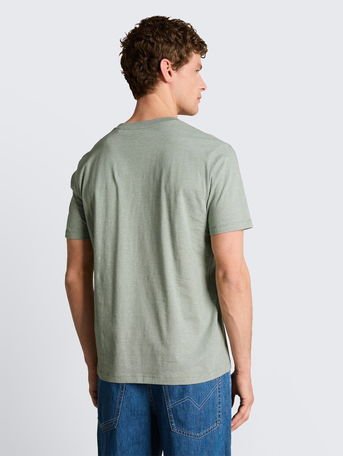 T-Shirt mit Palmenprint - Sea Spray - Auschnitt Model-Rückansicht