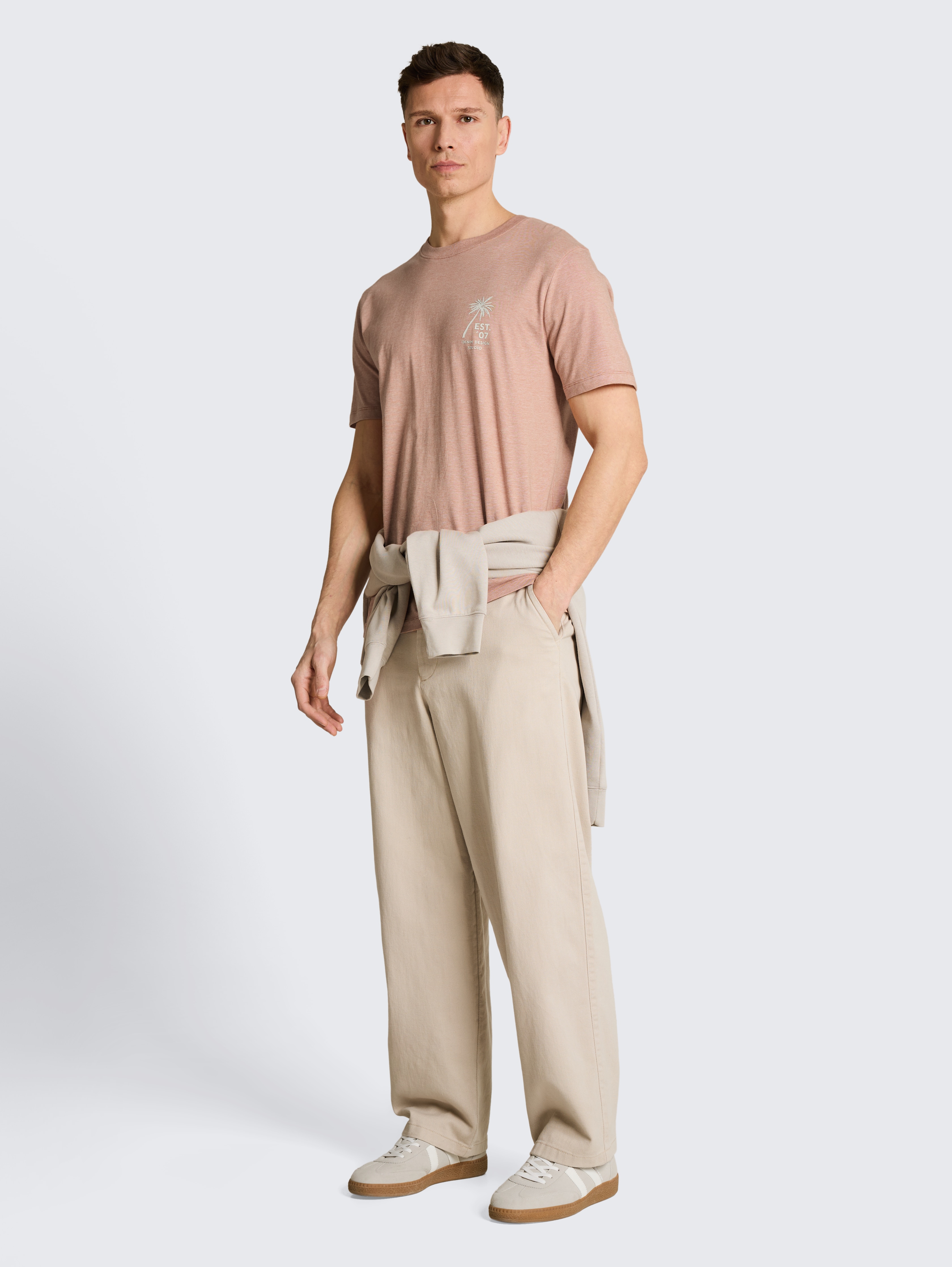 T-Shirt mit Palmenprint von Denim Male, faded copper orange