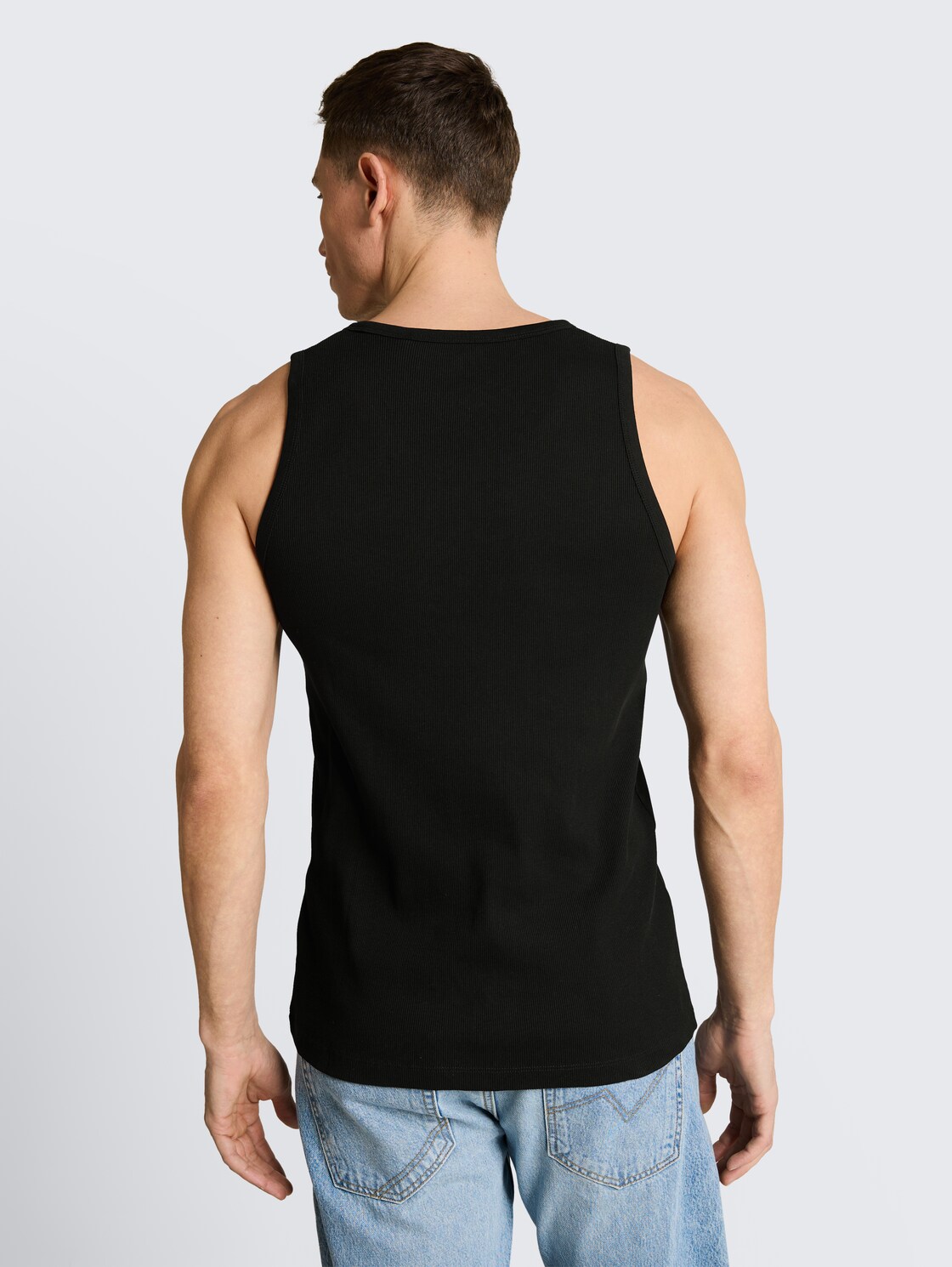 Basic Ripp Tanktop - Black - Auschnitt Model-Rückansicht