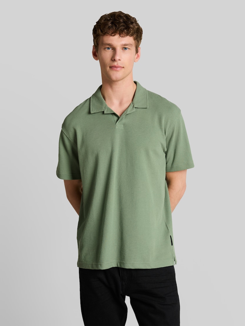 Relaxed Fit Resort Poloshirt mit Waffelstruktur von Denim Male, Sea Spray