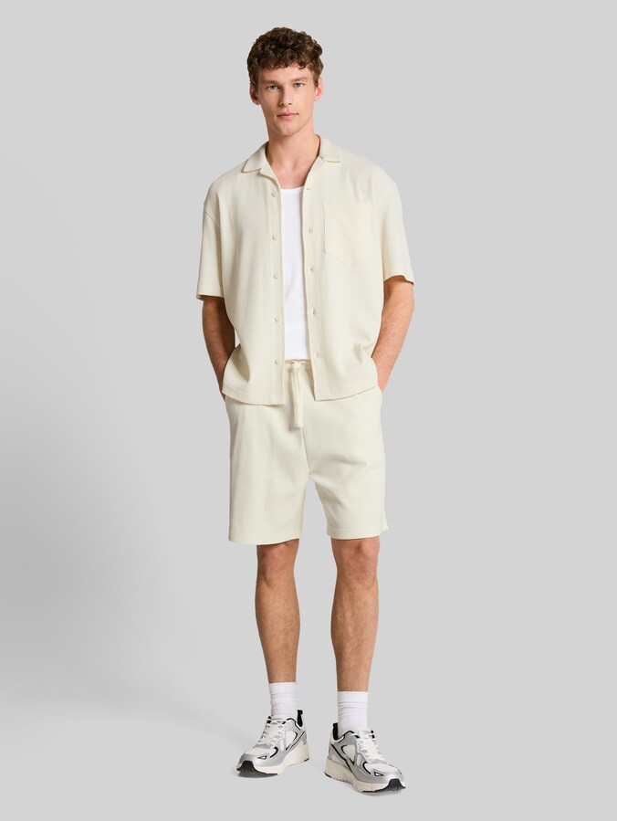 Chemise resort ample à texture gaufrée par Denim Male, Wool White