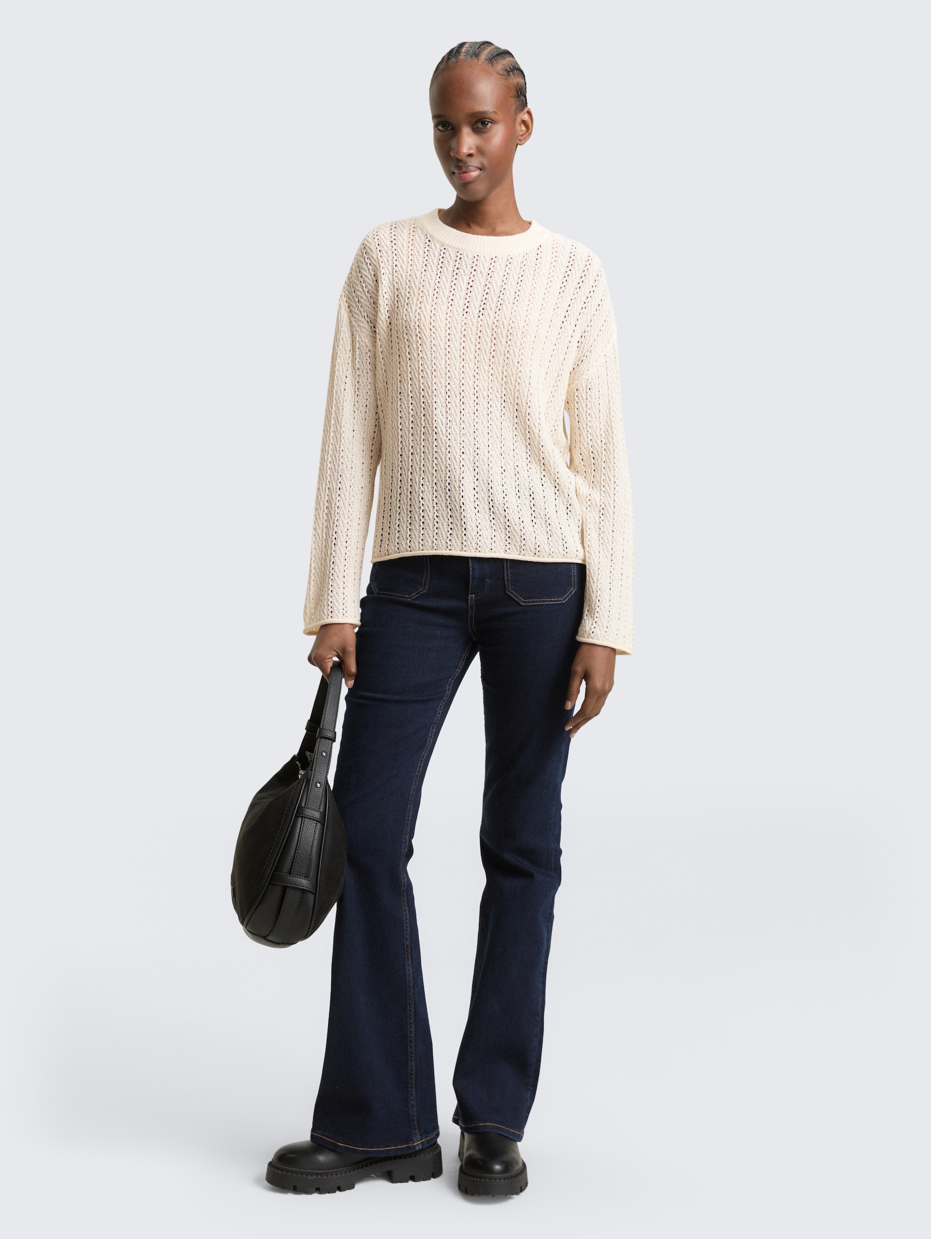 Relaxed Fit Strickpullover mit Lochmuster - Gardenia White - Model-Vorderansicht