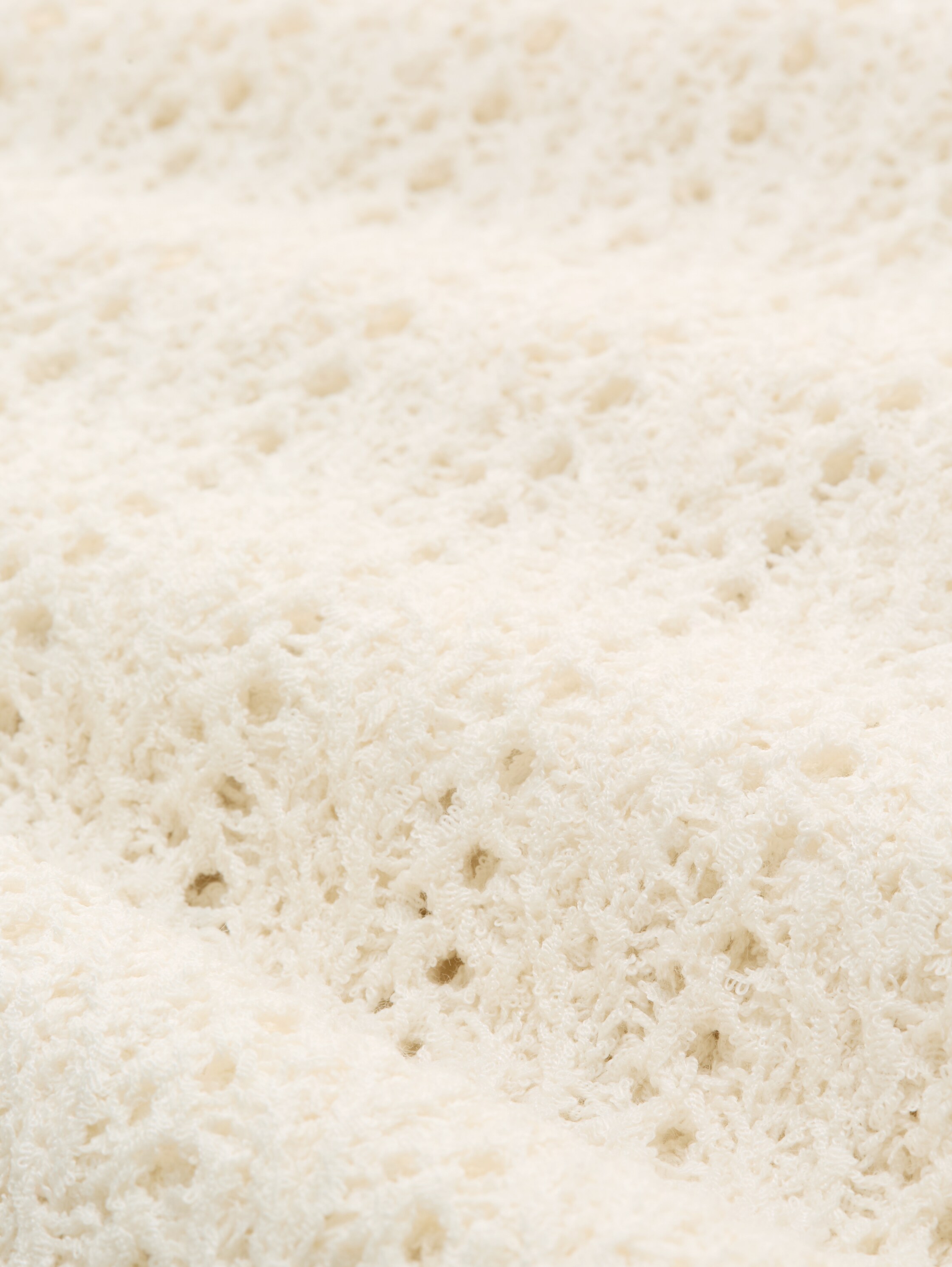 Relaxed Fit Strickpullover mit Lochmuster - Gardenia White - Material-Ansicht