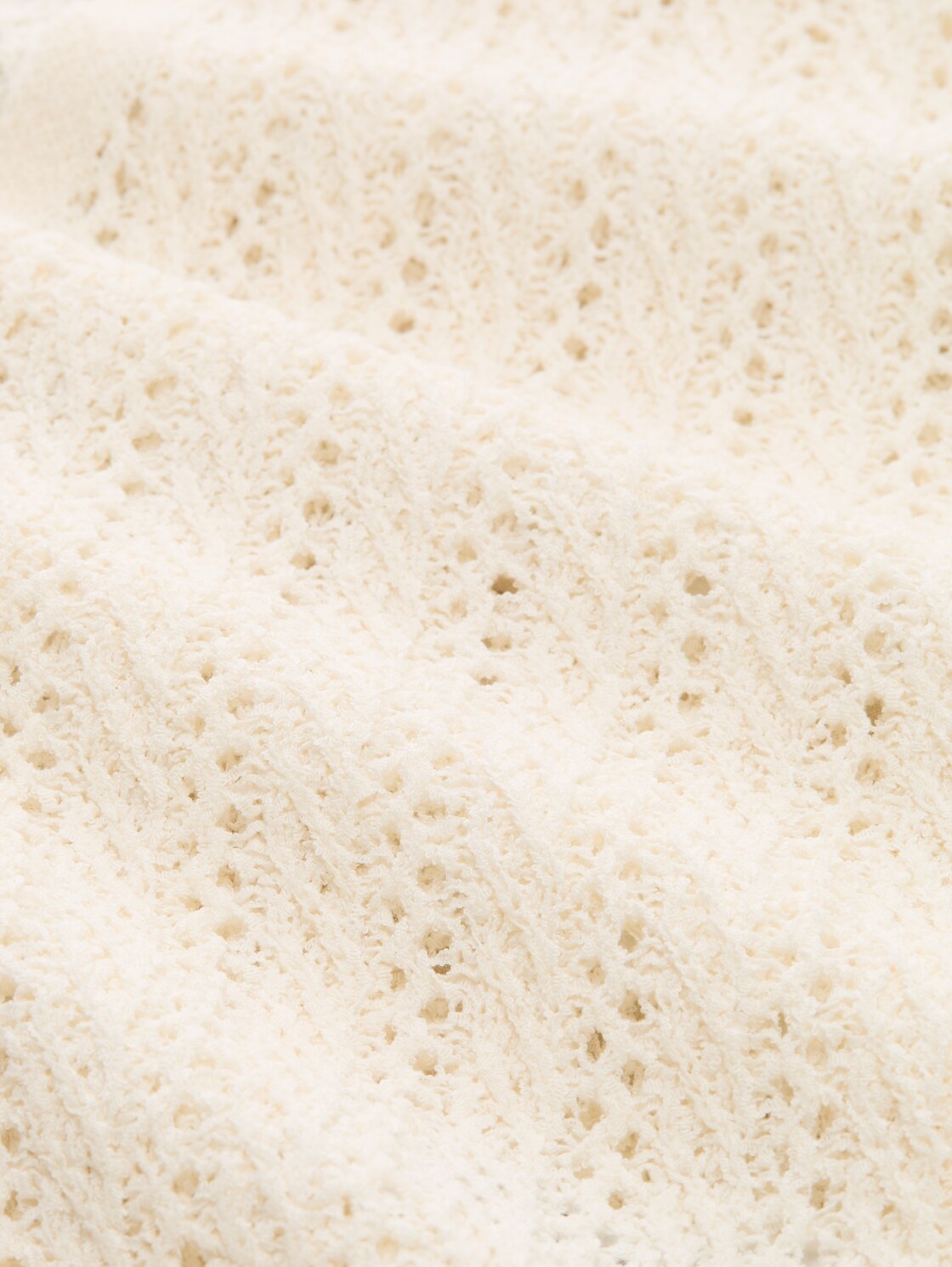 Relaxed Fit Cardigan mit Lochmuster - Gardenia White - Material-Ansicht