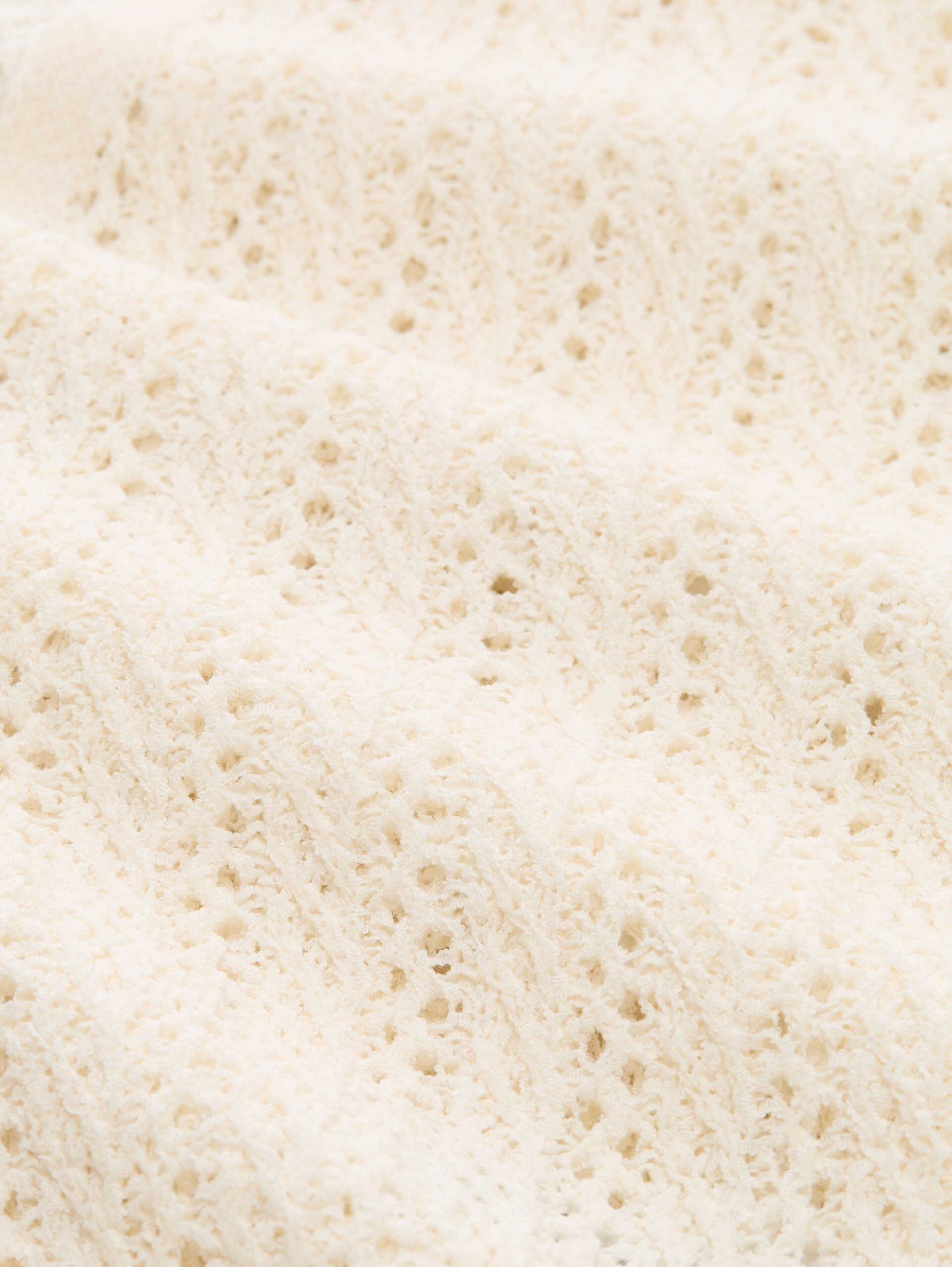 Relaxed Fit Cardigan mit Lochmuster - Gardenia White - Material-Ansicht