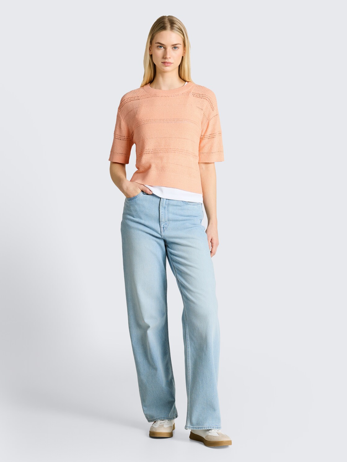 Relaxed Fit Strickpullover mit Lochmuster - Orange Parfait - Model-Vorderansicht