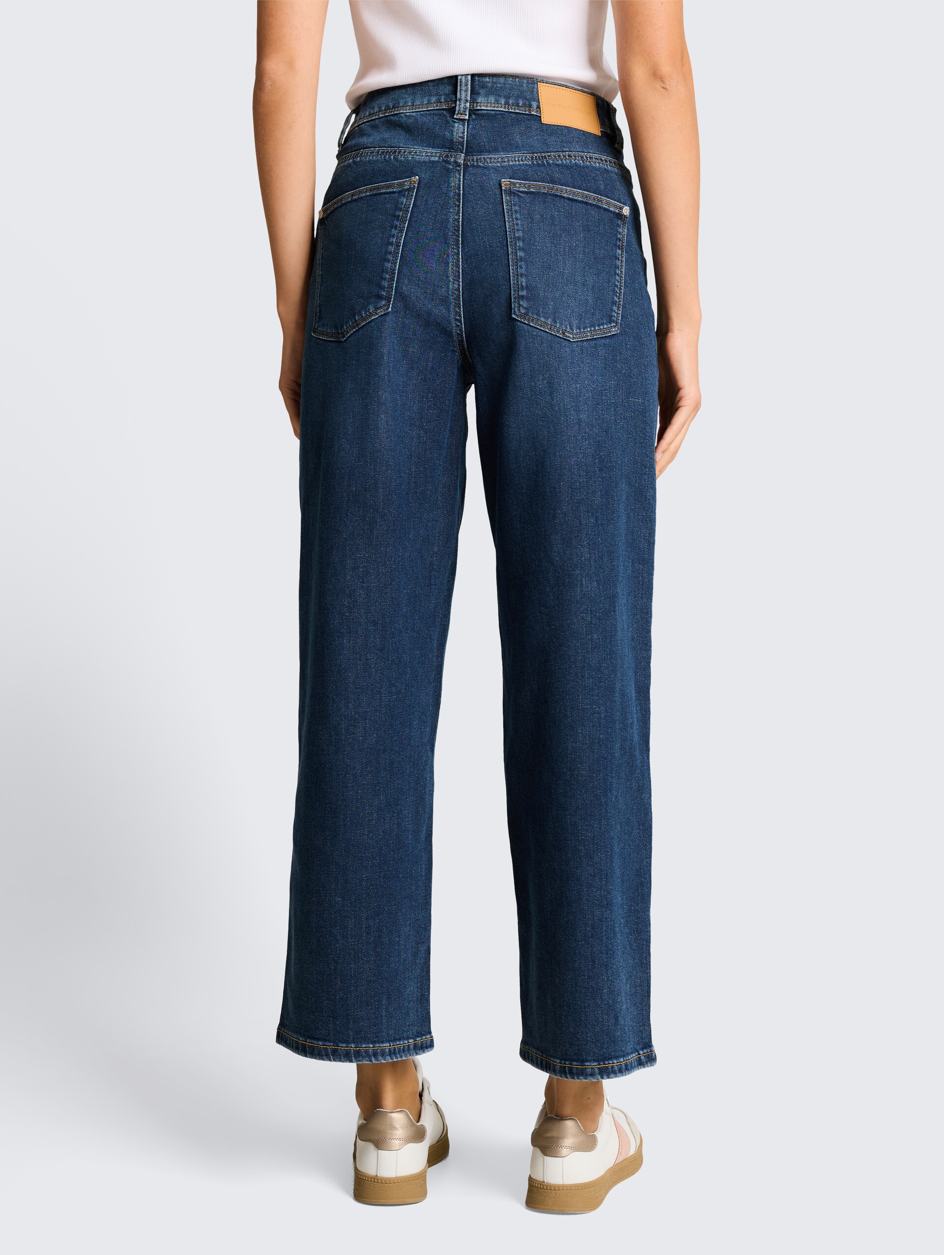 TTNELMA CULOTTE Jeans - mid stone bright blue denim - Neckline model-back view