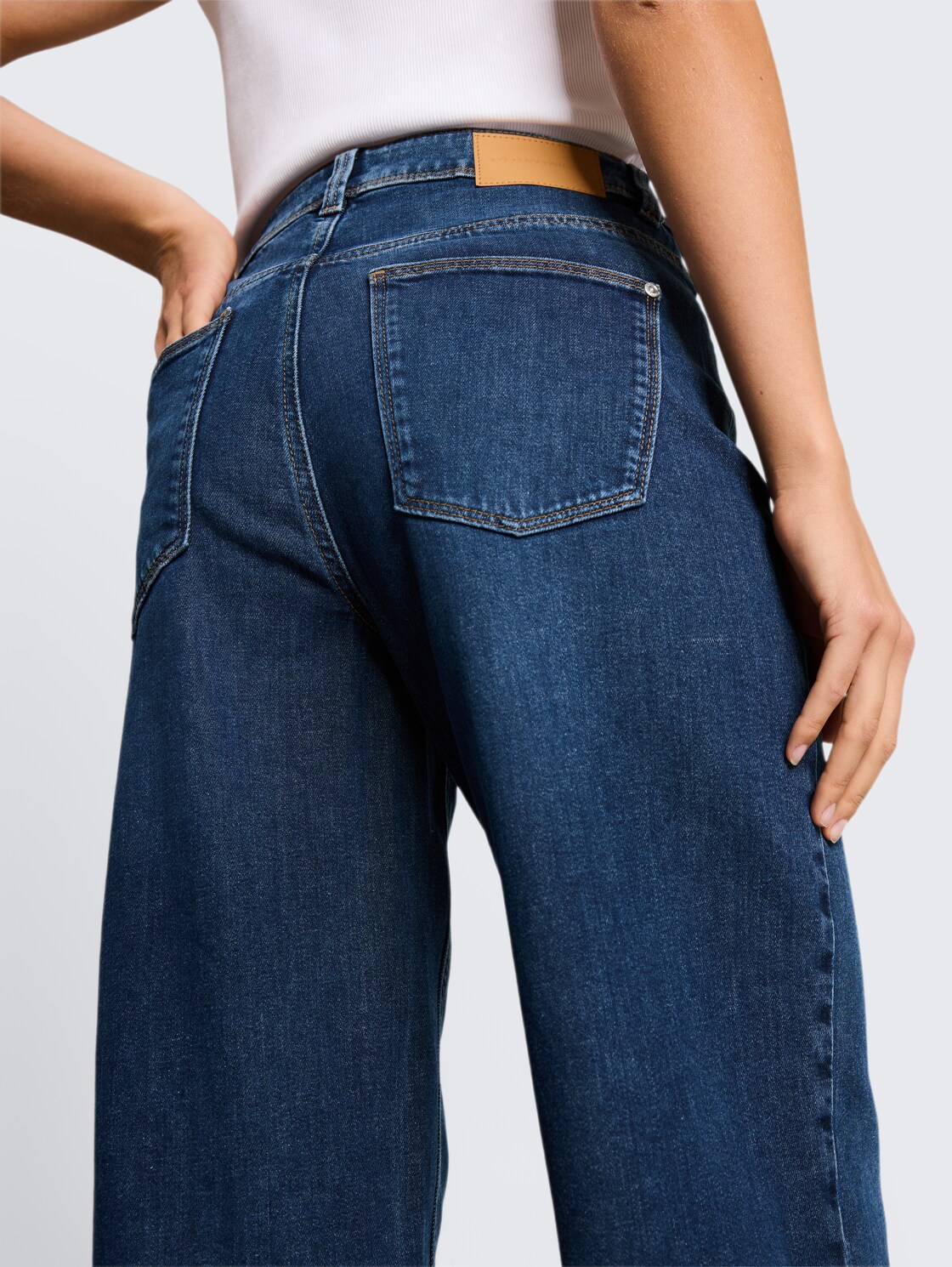TTNELMA CULOTTE Jeans - mid stone bright blue denim - Detail-Model-Ansicht