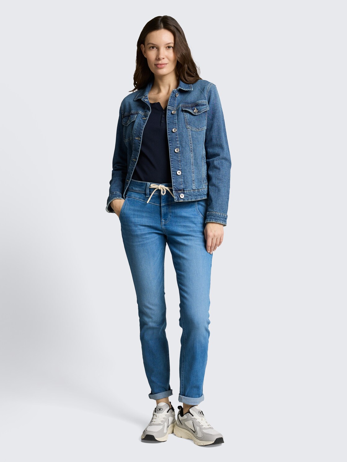 TTMAYA TAPERED Stretch Jeans mit Kordelzug - bright blue denim - Model-Vorderansicht