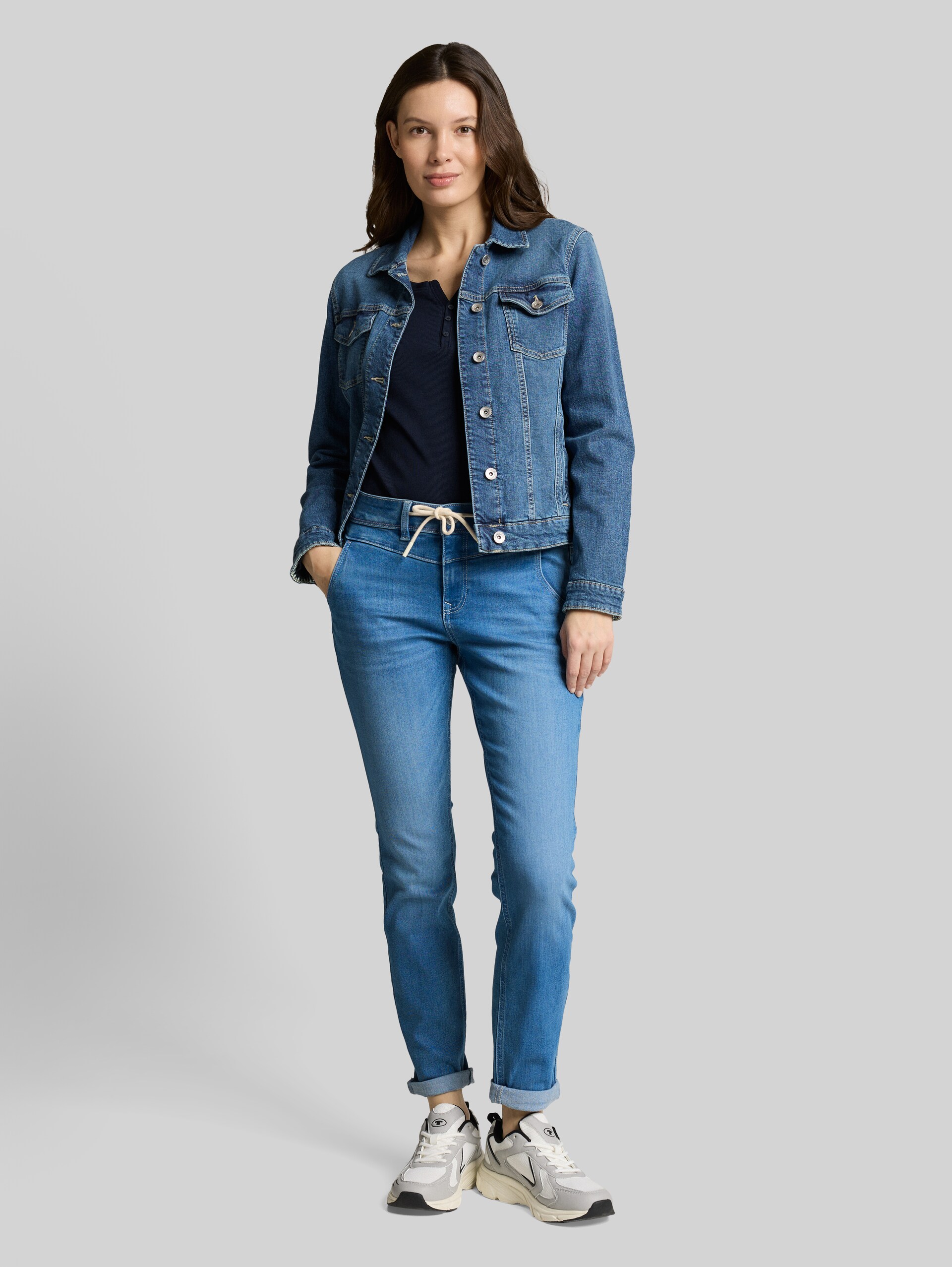 TTMAYA TAPERED stretch denim with drawstring - bright blue denim - Model front view