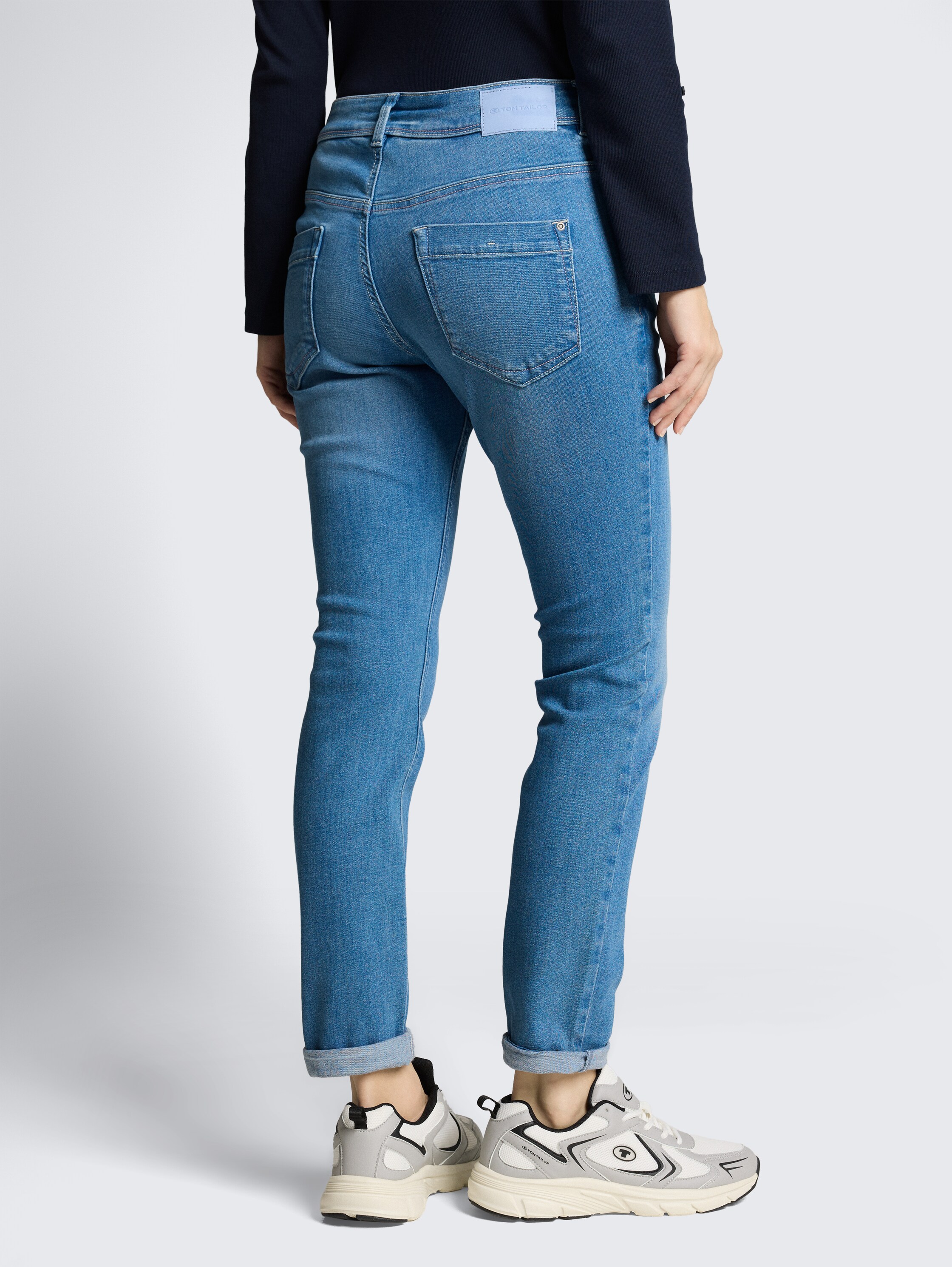 TTMAYA TAPERED Stretch Jeans mit Kordelzug - bright blue denim - Auschnitt Model-Rückansicht