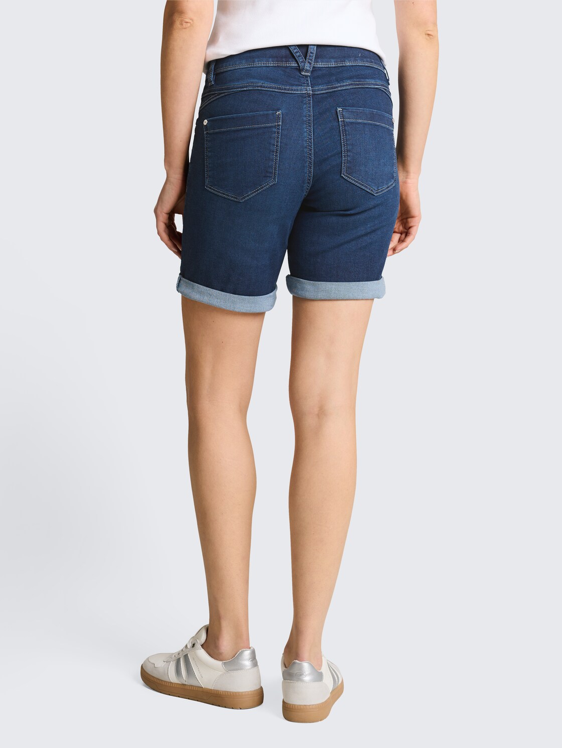 TTLENE SLIM Bermuda jeans shorts - Used Dark Stone Blue Denim - Neckline model-back view