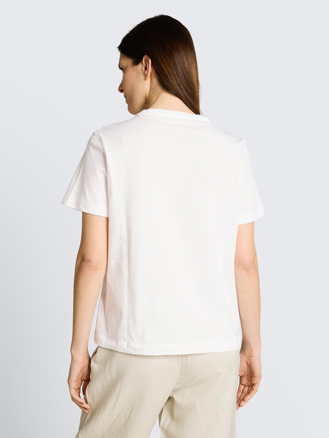 T-Shirt mit Print - Whisper White - Auschnitt Model-Rückansicht