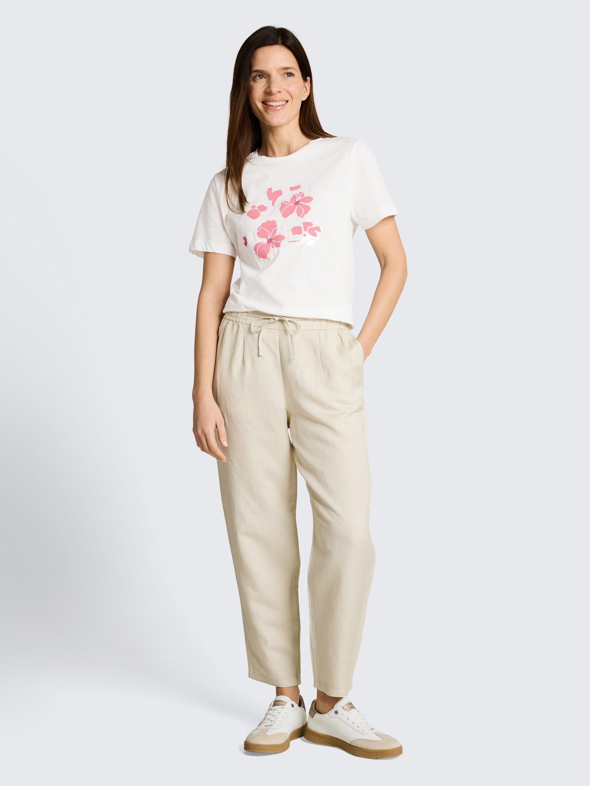 T-shirt with print - Whisper White - Model front view