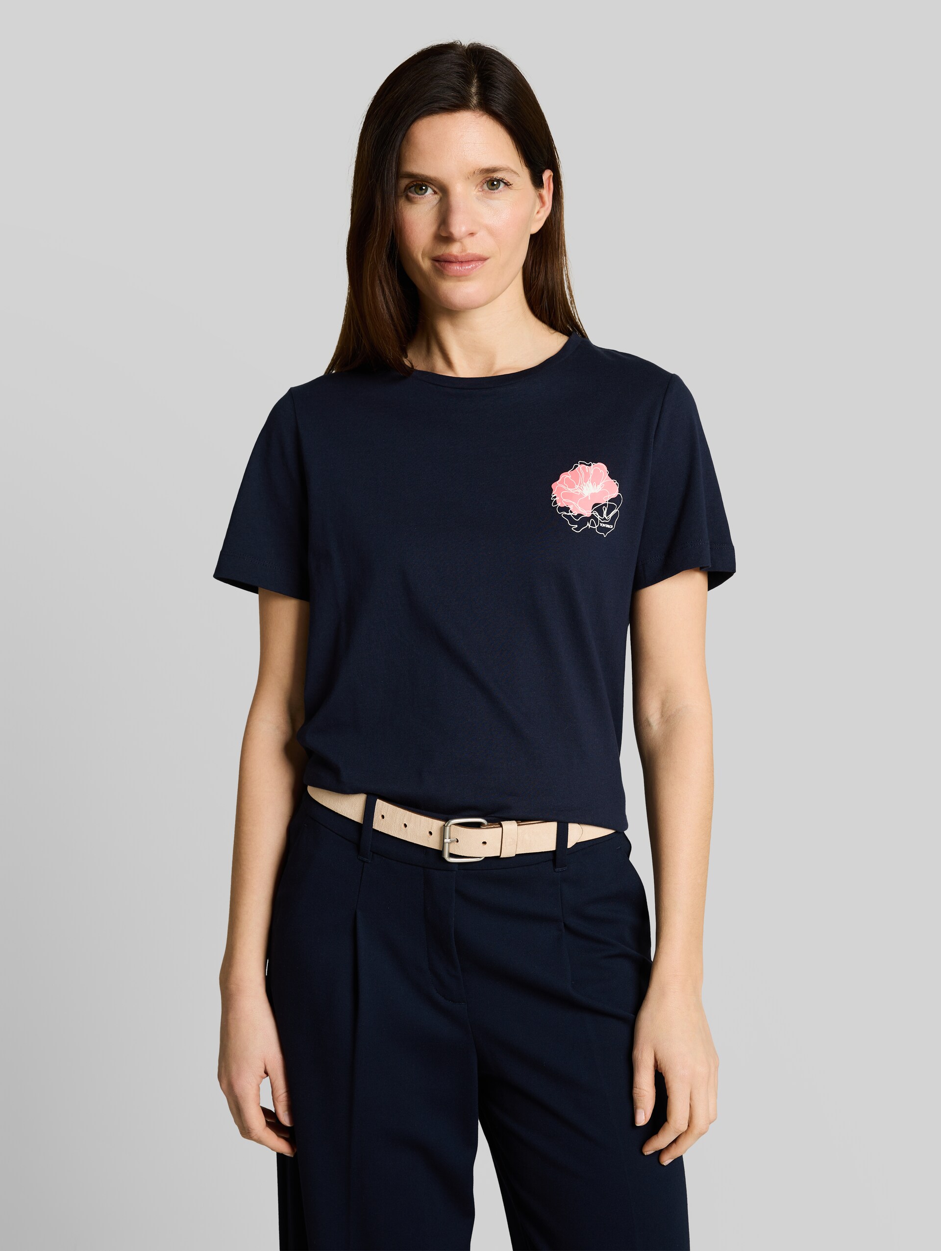 T-shirt imprimé - Lunar Eclipse - Découpe Vue de face du modèle