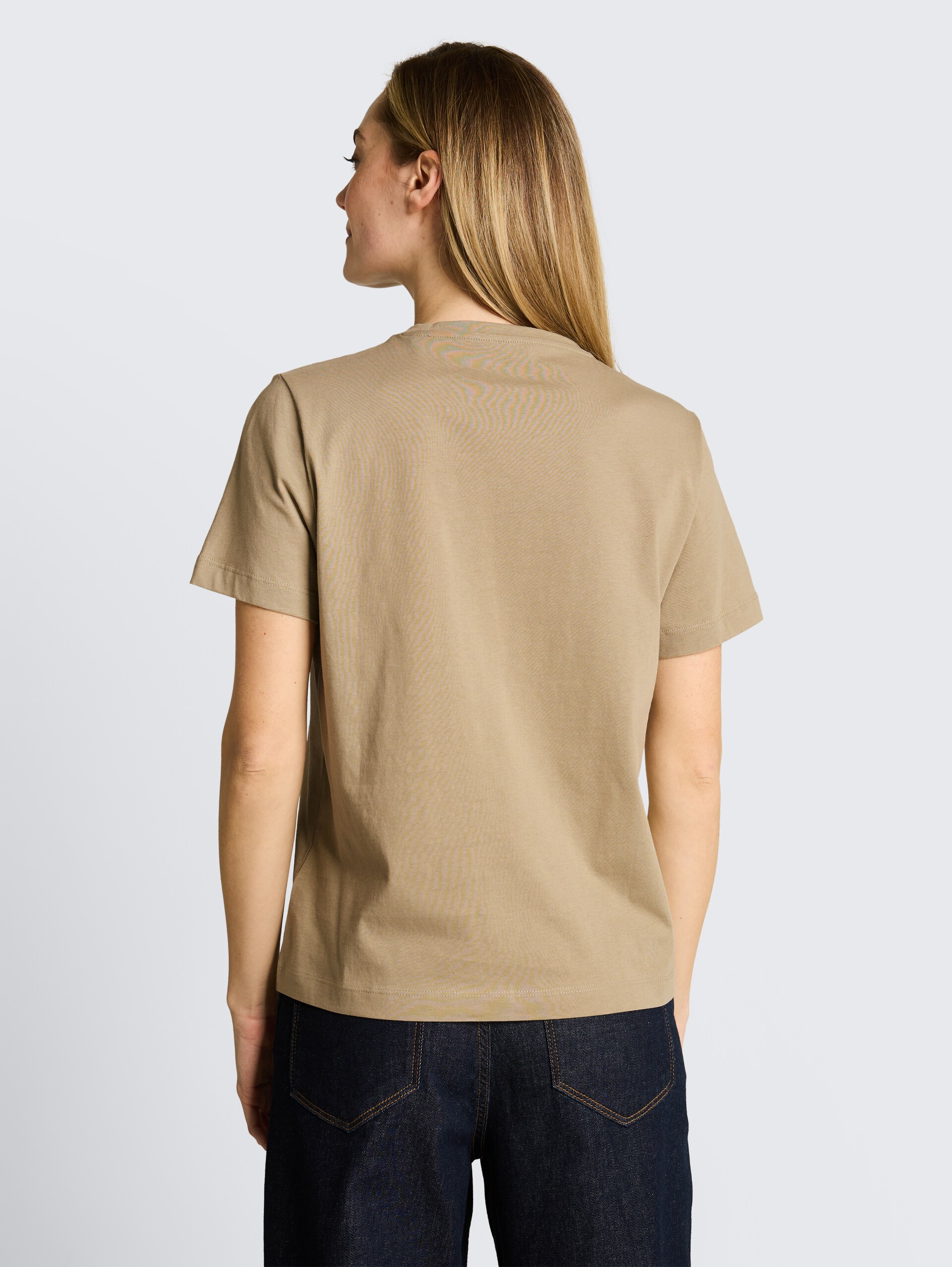 T-shirt met print - Silver Olive - Neklijn model-achteraanzicht