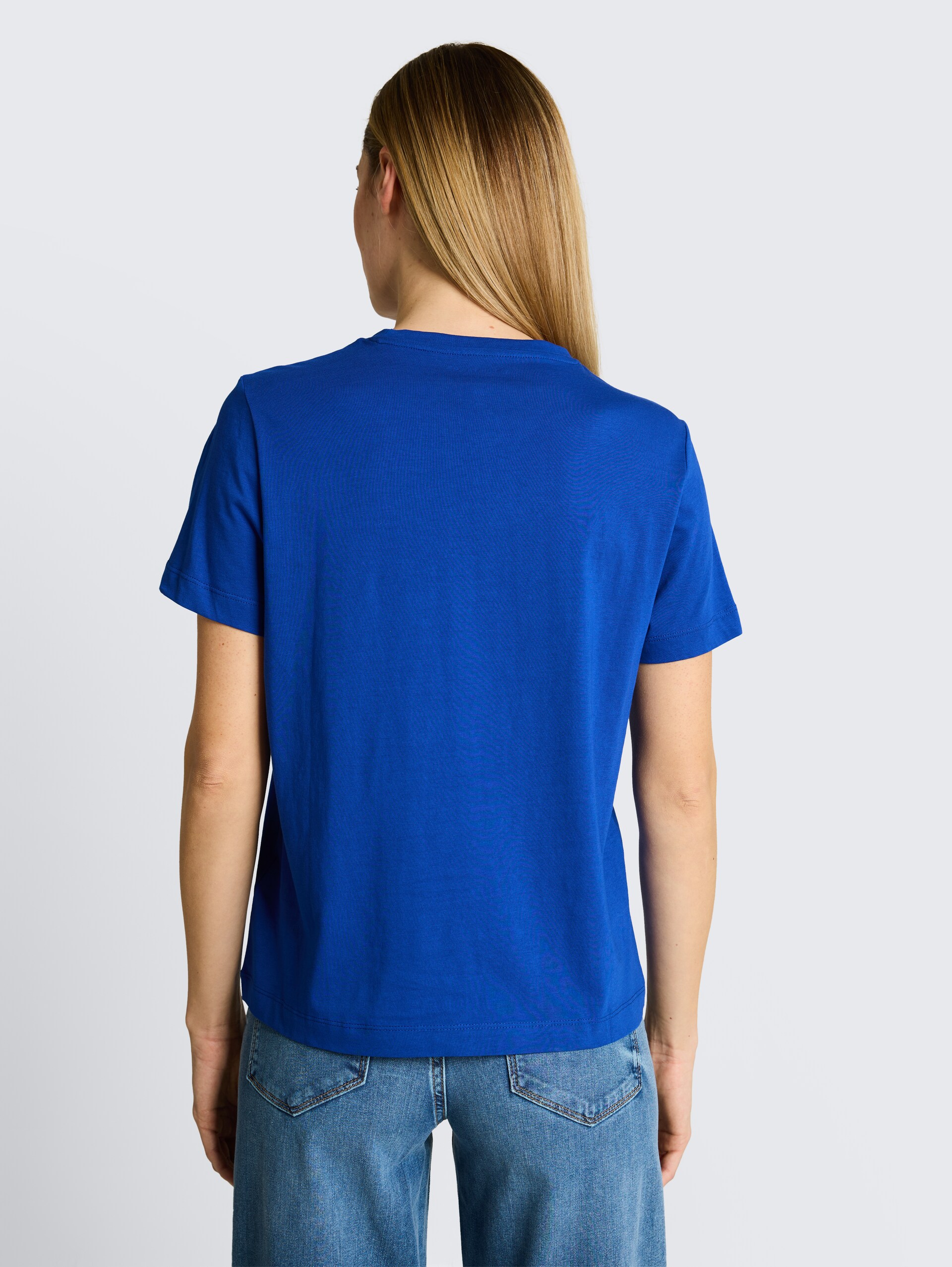 T-shirt met print - shiny royal blue - Neklijn model-achteraanzicht
