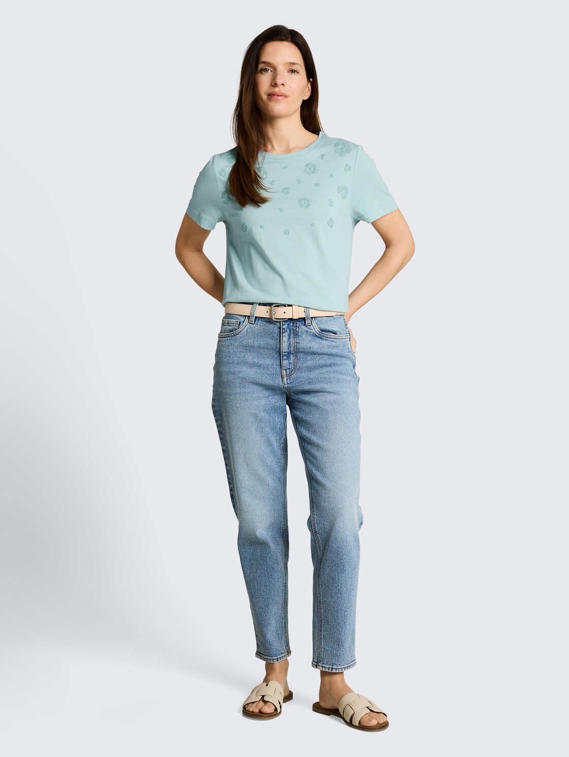 T-Shirt mit Print - blue haze - Model-Vorderansicht