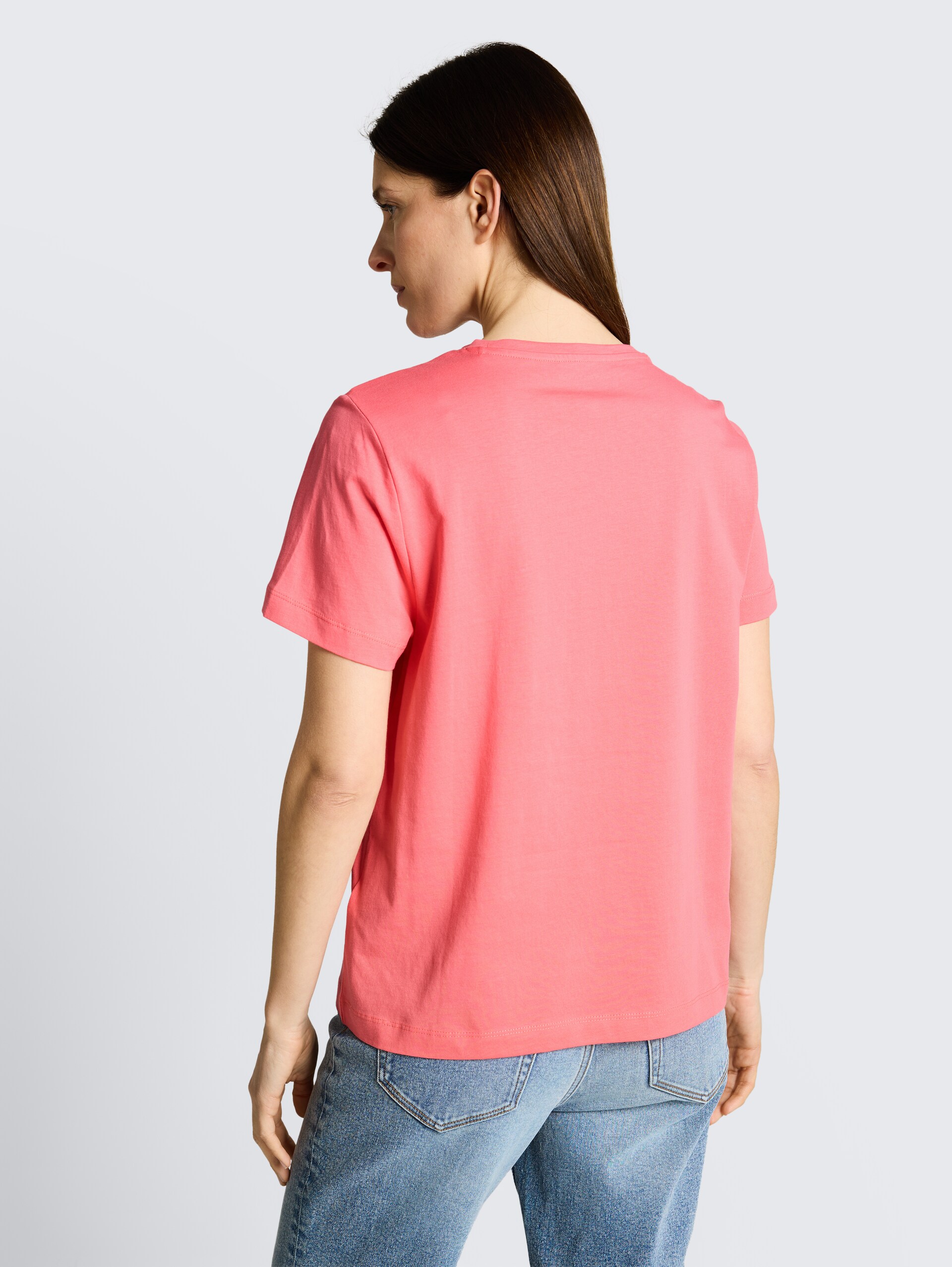 T-Shirt mit Print - soft coral pink - Auschnitt Model-Rückansicht