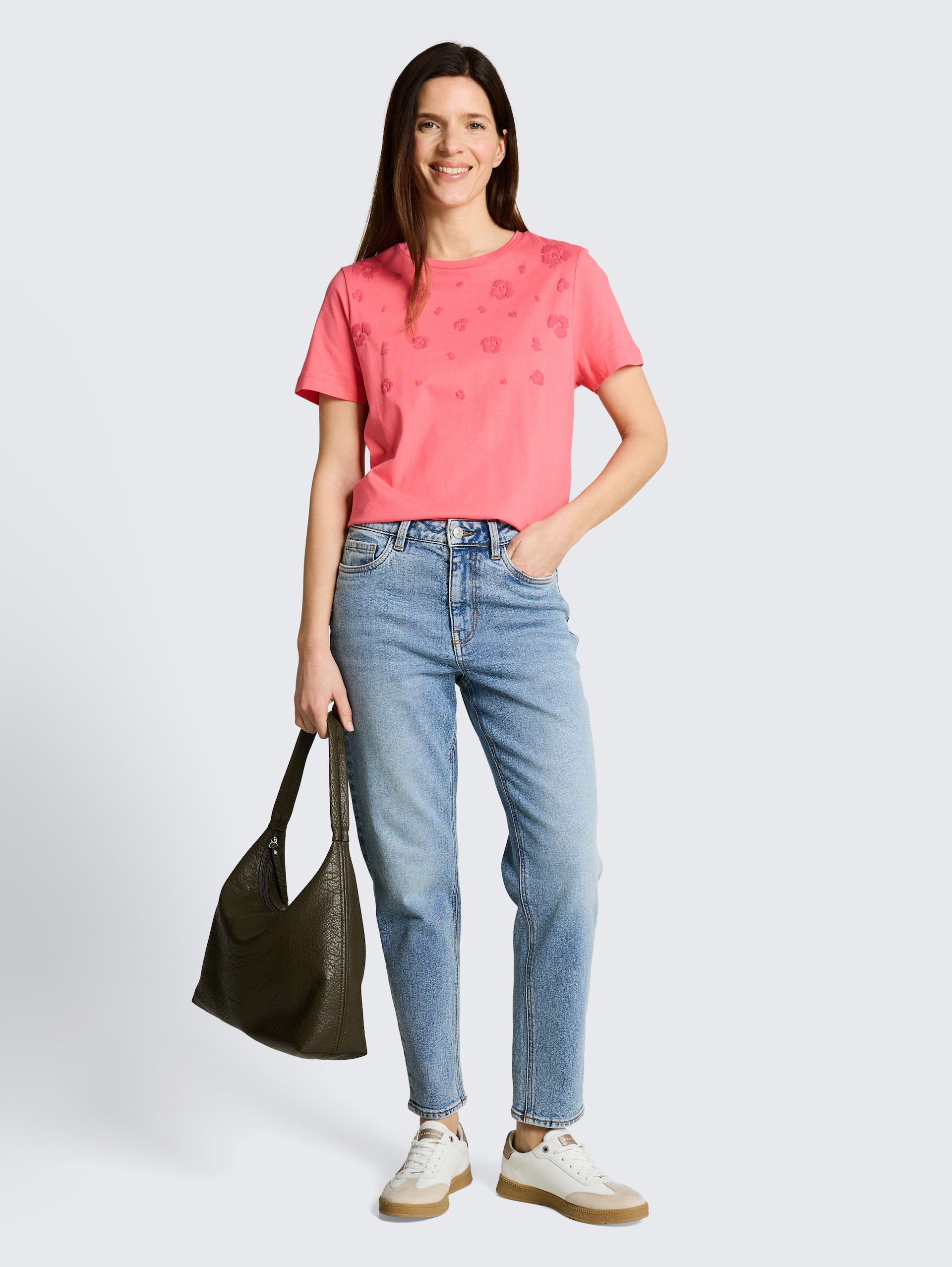 T-Shirt mit Print - soft coral pink - Model-Vorderansicht