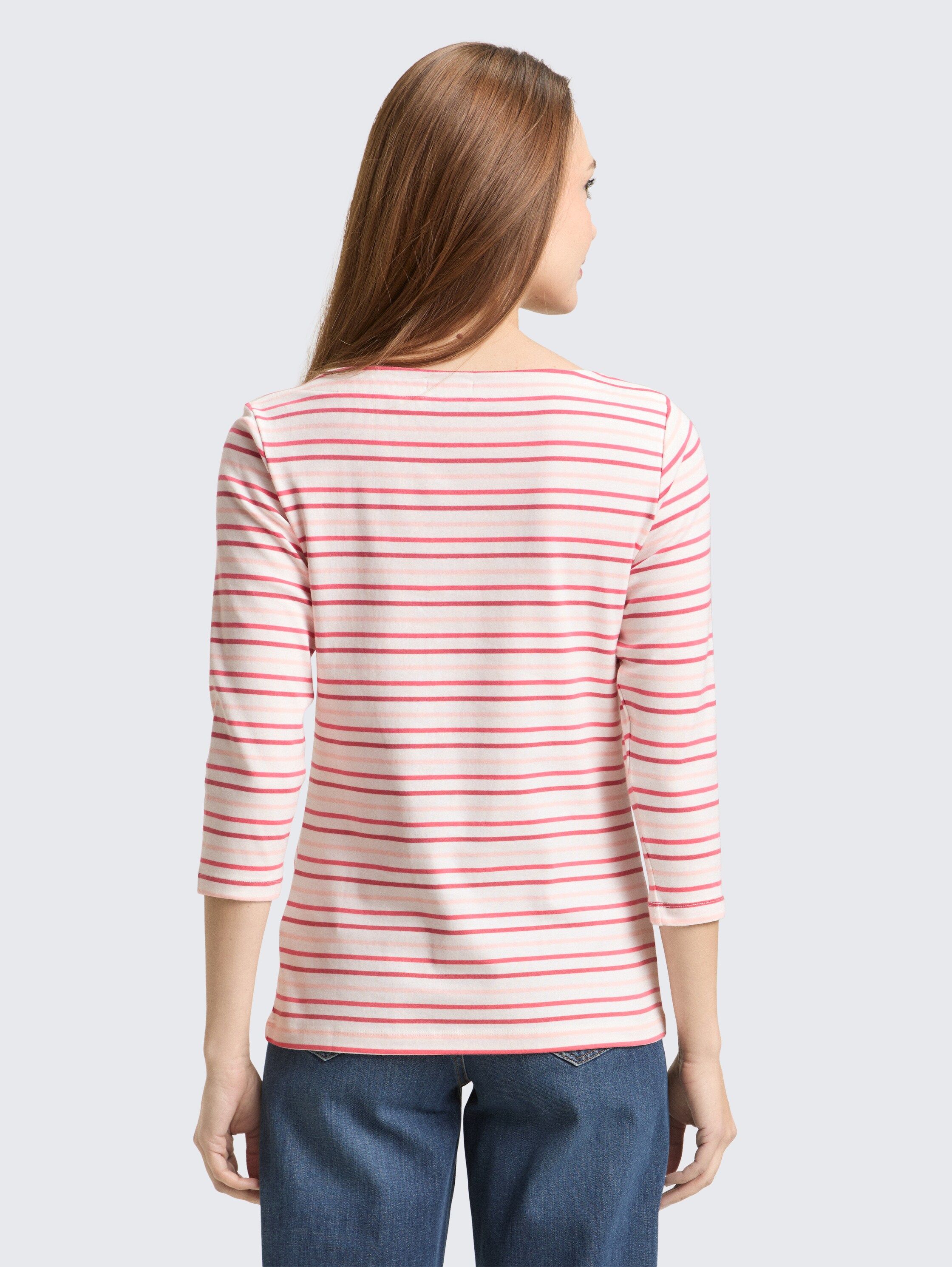 Long-sleeved shirt with striped pattern - red stripe - Neckline model-back view