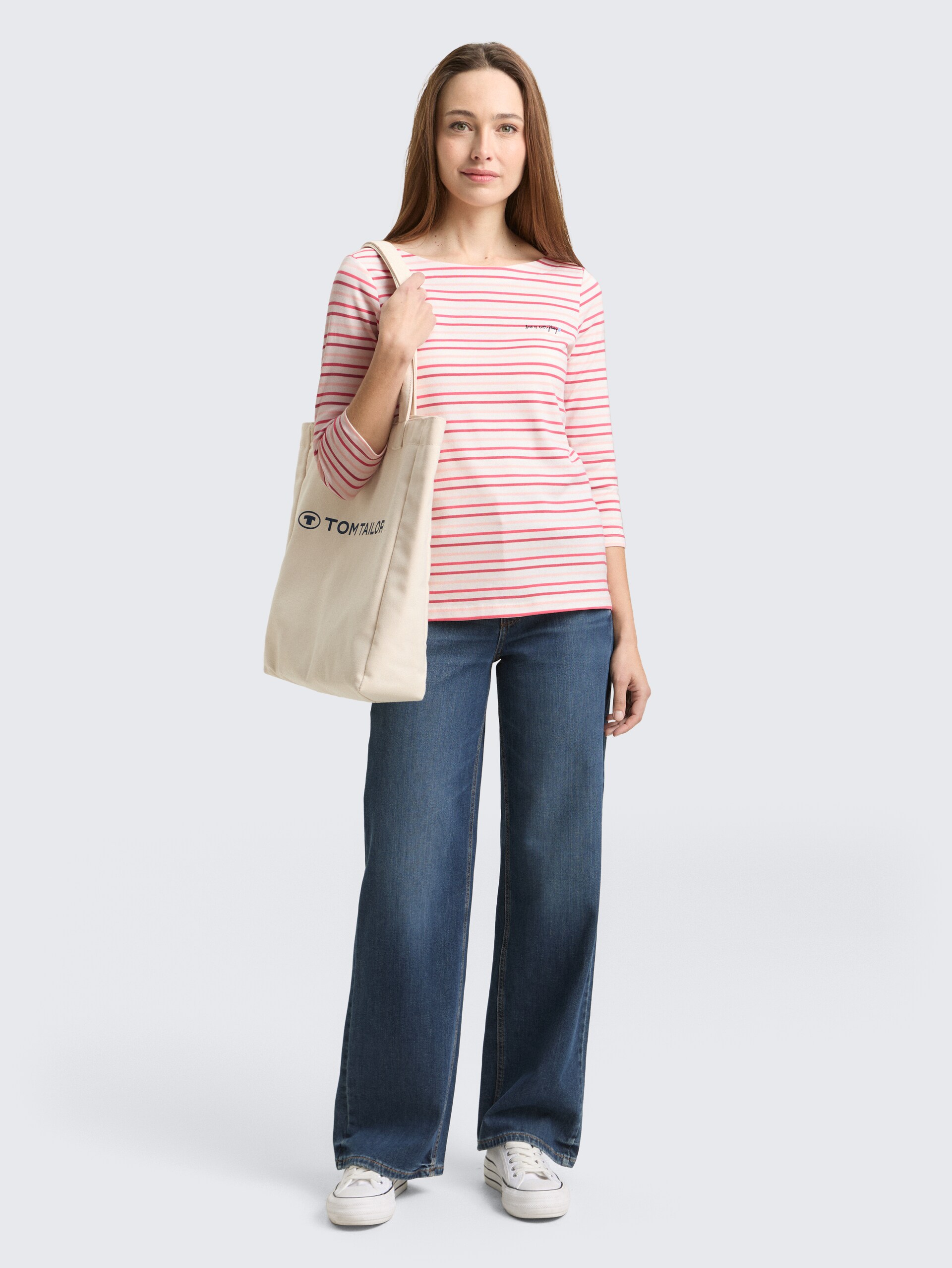 Langarmshirt mit Streifenmuster - red stripe - Model-Vorderansicht