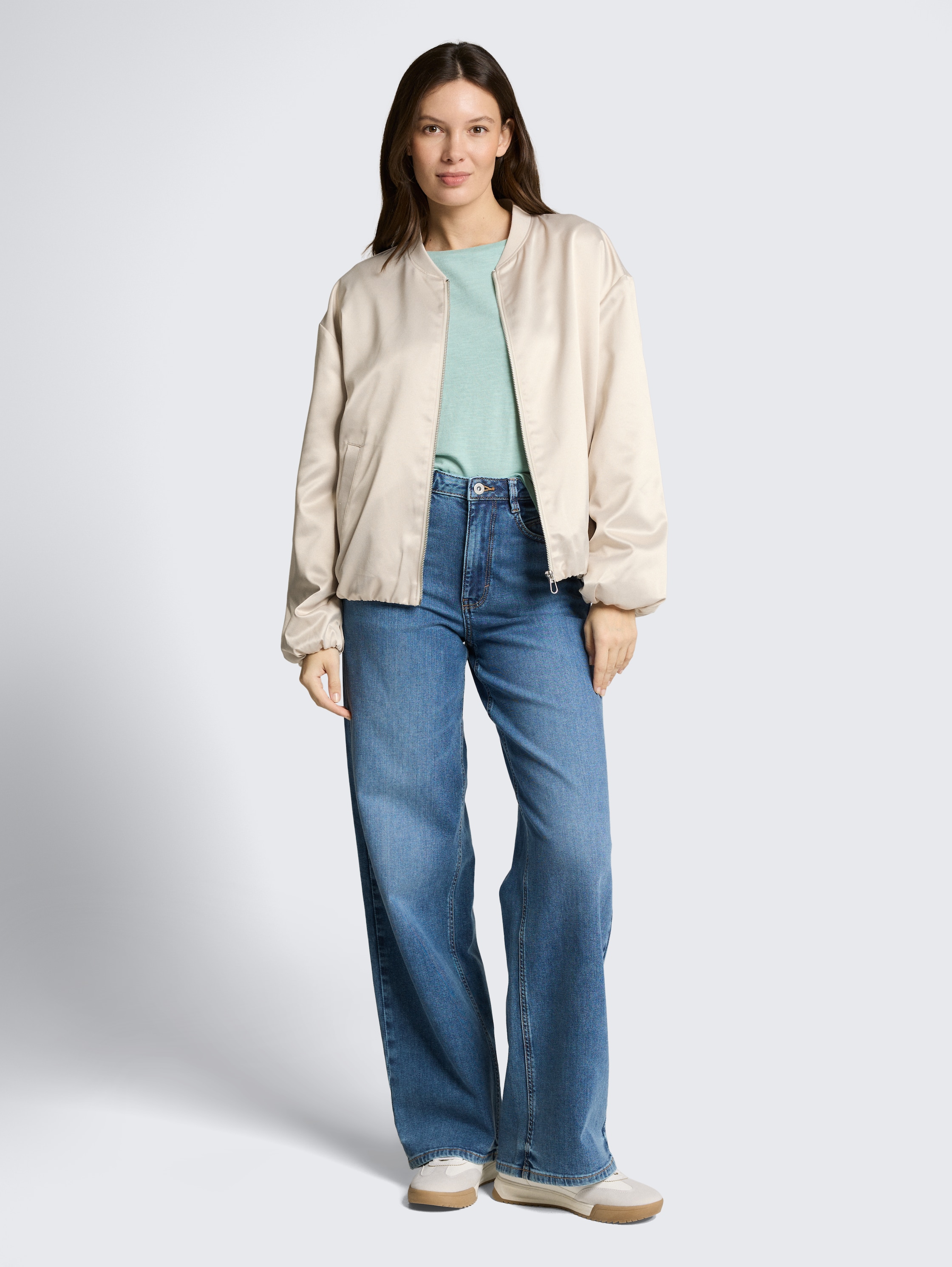 Basic Langarmshirt aus Baumwolle - blue haze - Model-Vorderansicht