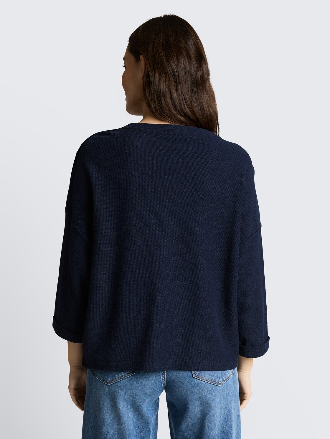 Langarmshirt mit Knopf-Details - sky captain blue - Auschnitt Model-Rückansicht