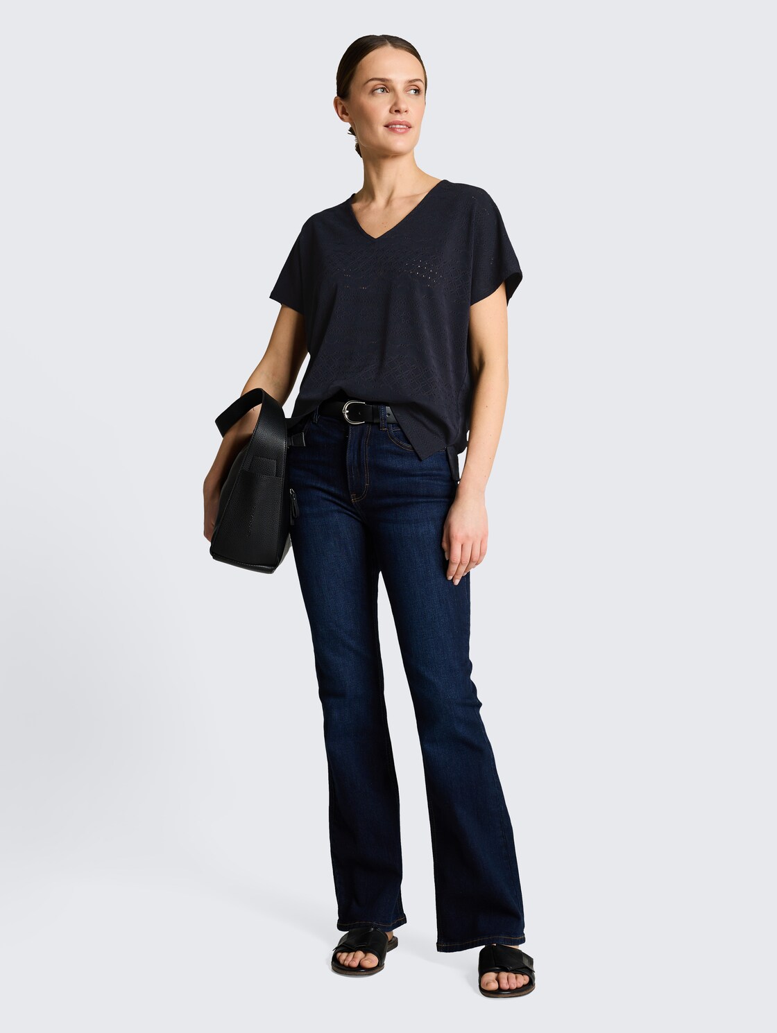 Loose Fit Ajour T-Shirt - sky captain blue - Model-Vorderansicht