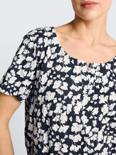 T-shirt froissé à motifs - blue ginkgo minimal - Vue détaillée du modèle