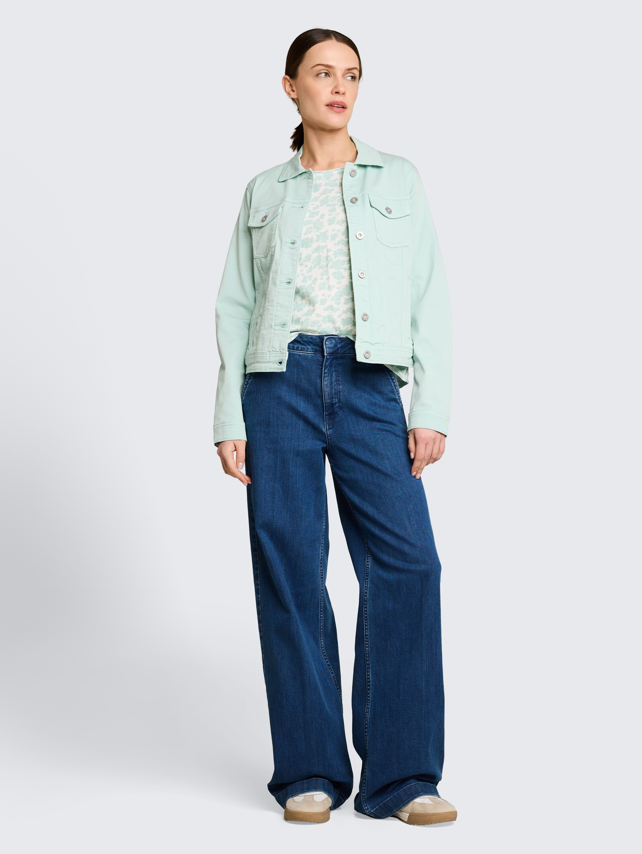 Cotton T-shirt - green_ginkgo_minimal - 