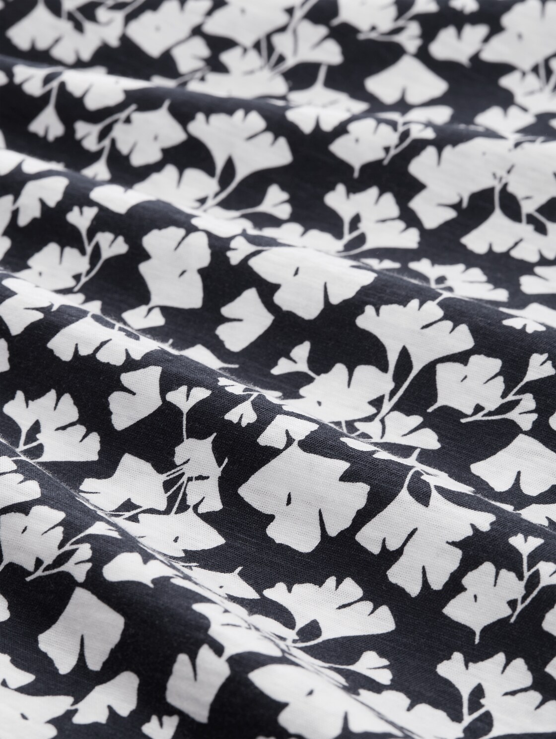 T-Shirt aus Baumwolle - blue ginkgo minimal - Material-Ansicht