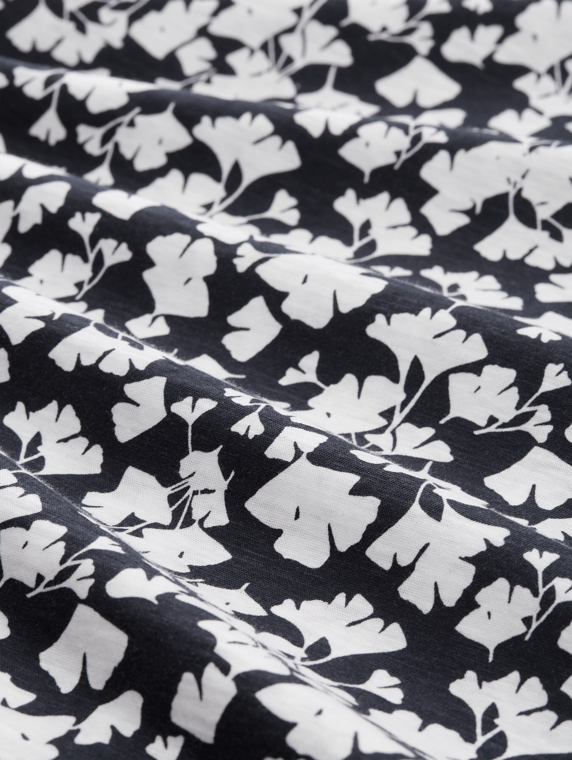 T-Shirt aus Baumwolle - blue ginkgo minimal - Material-Ansicht