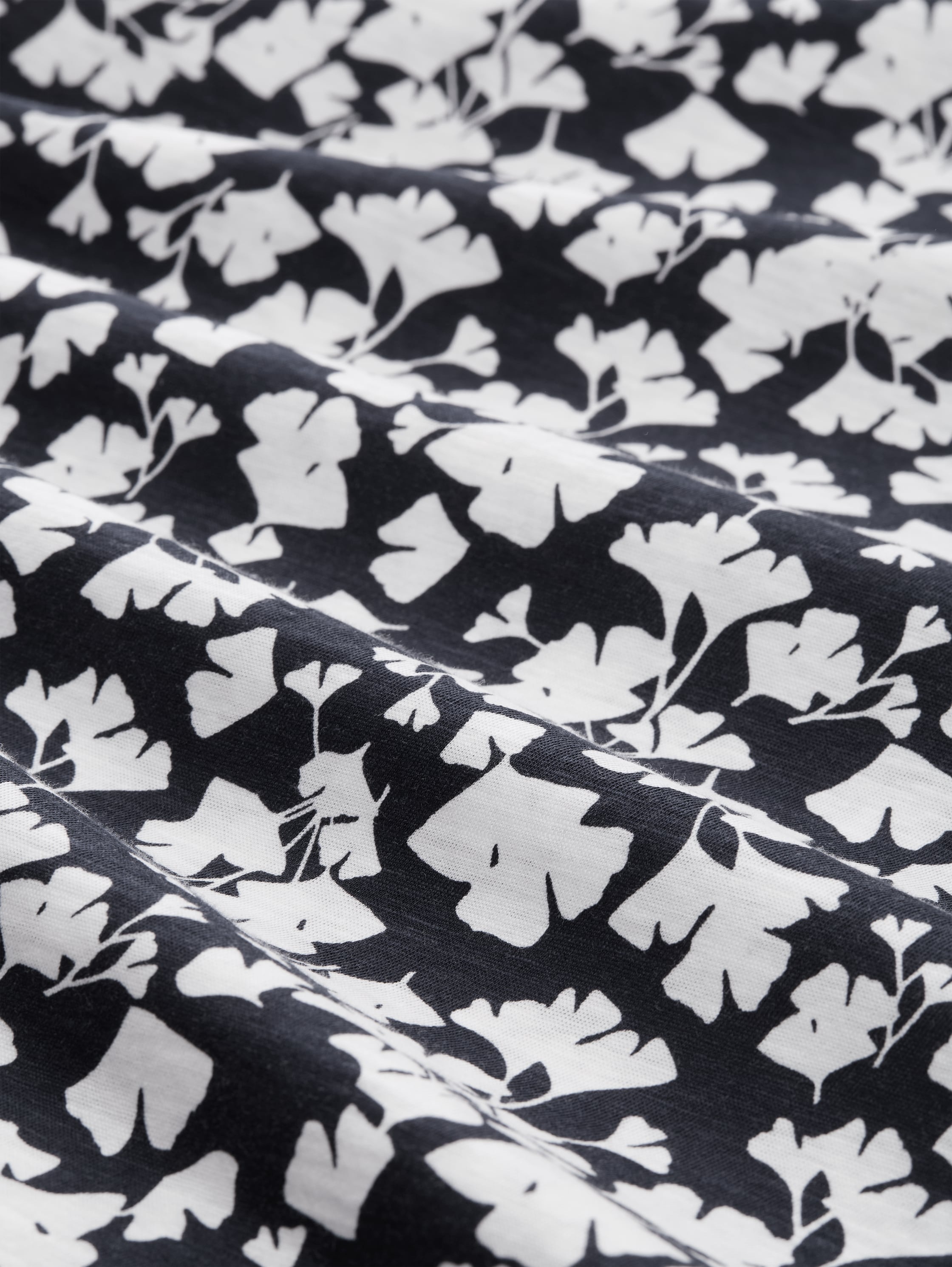 Cotton T-shirt - blue ginkgo minimal - Material view