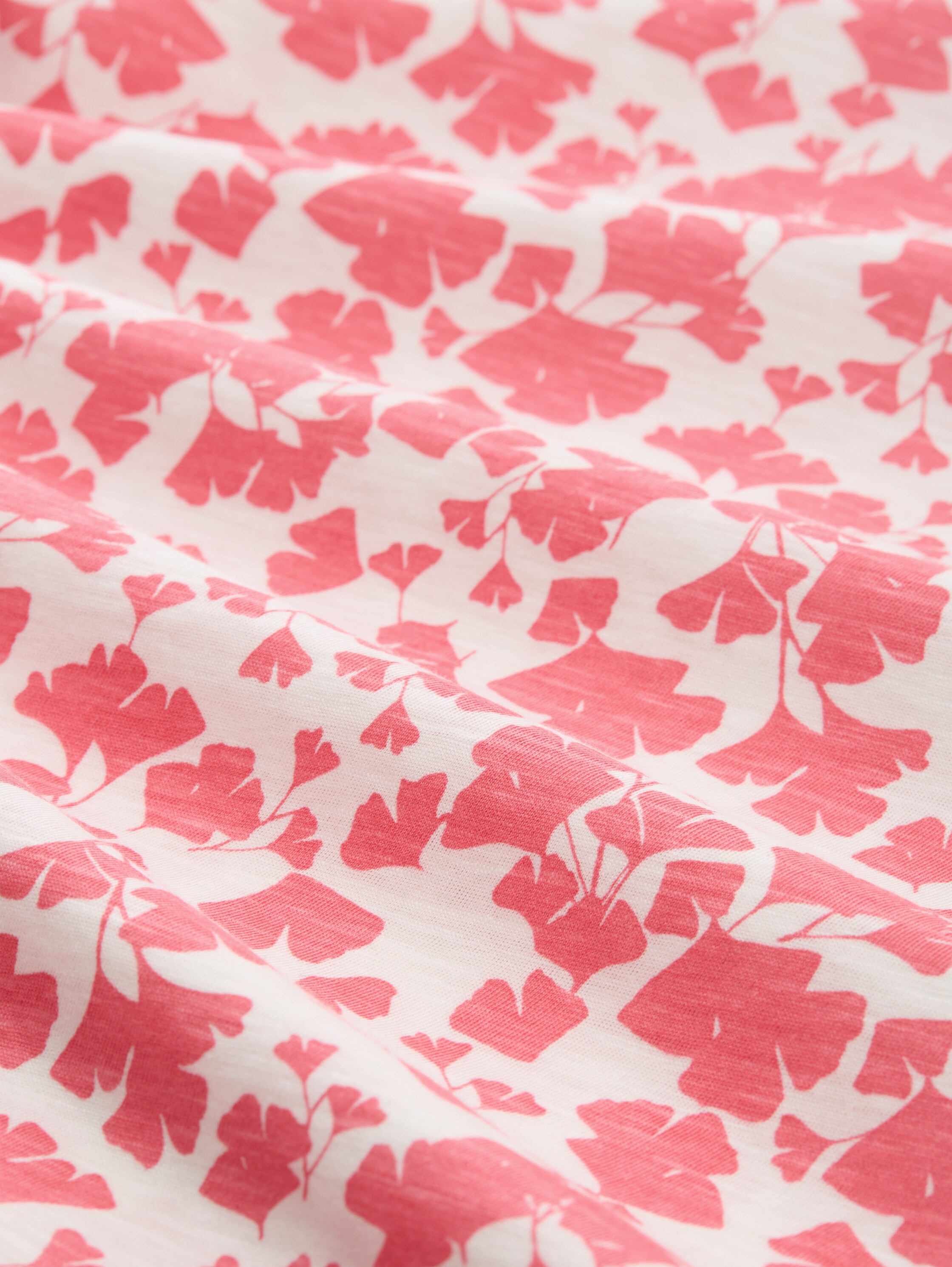 T-Shirt aus Baumwolle - coral pink ginkgo minimal - Material-Ansicht