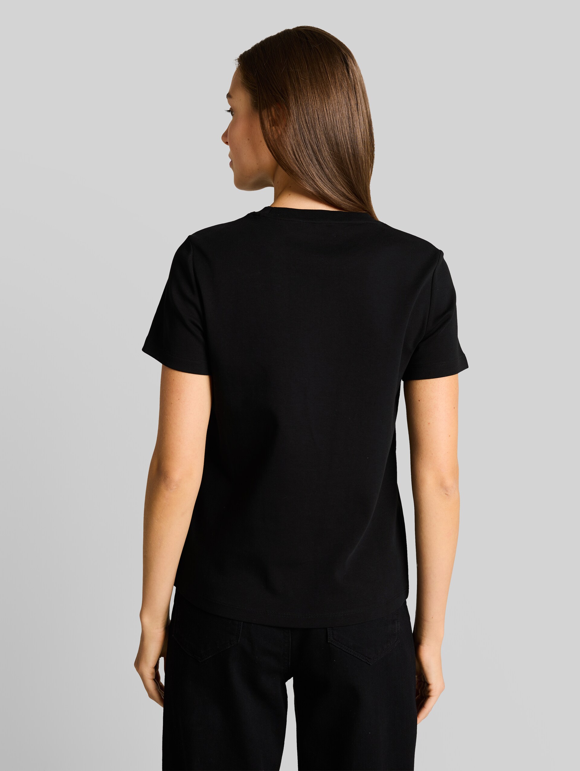 T-shirt basique en coton - deep black - Découpe Vue arrière du modèle