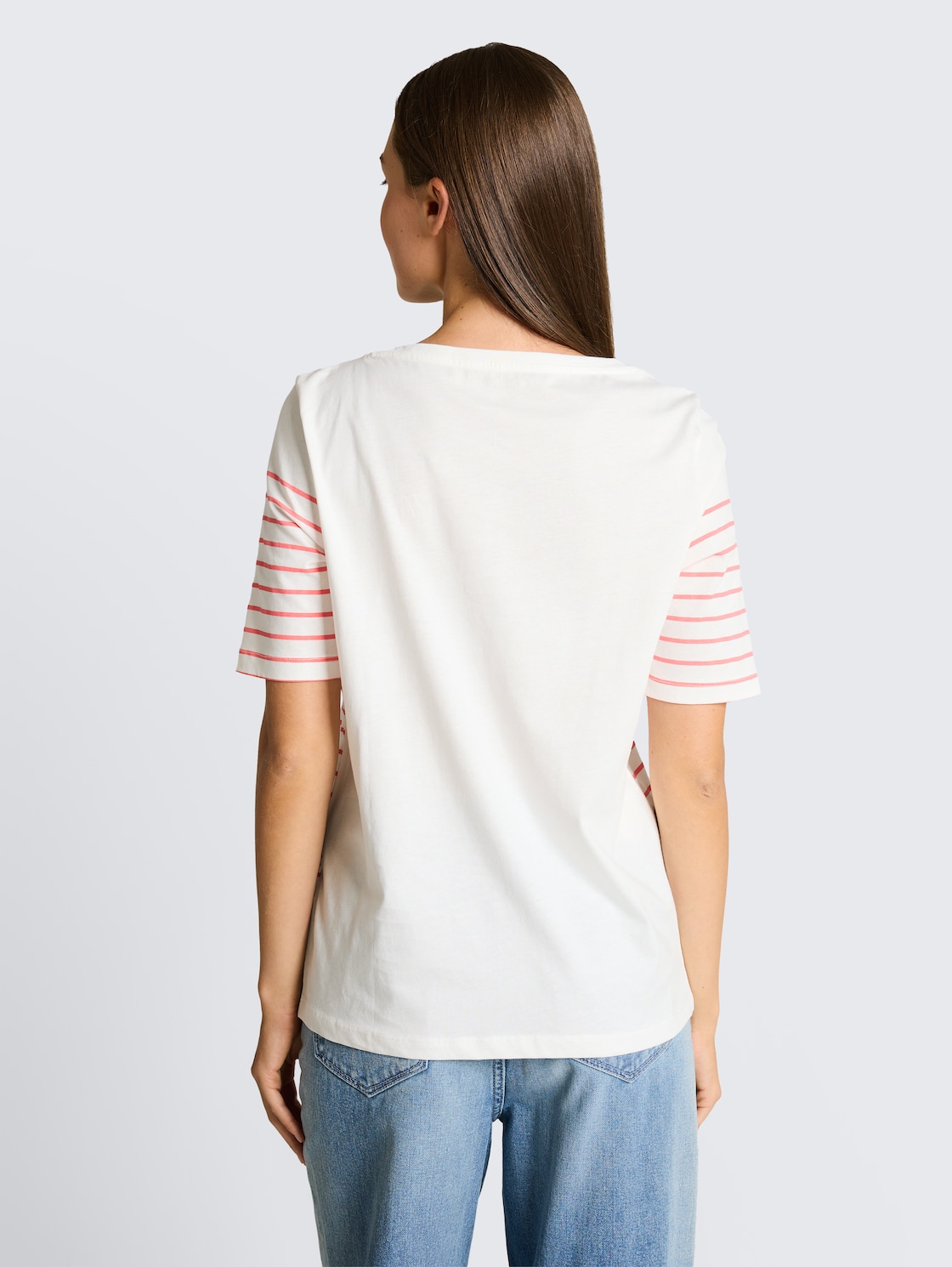 T-Shirt mit Streifenmuster - Whisper White - Auschnitt Model-Rückansicht