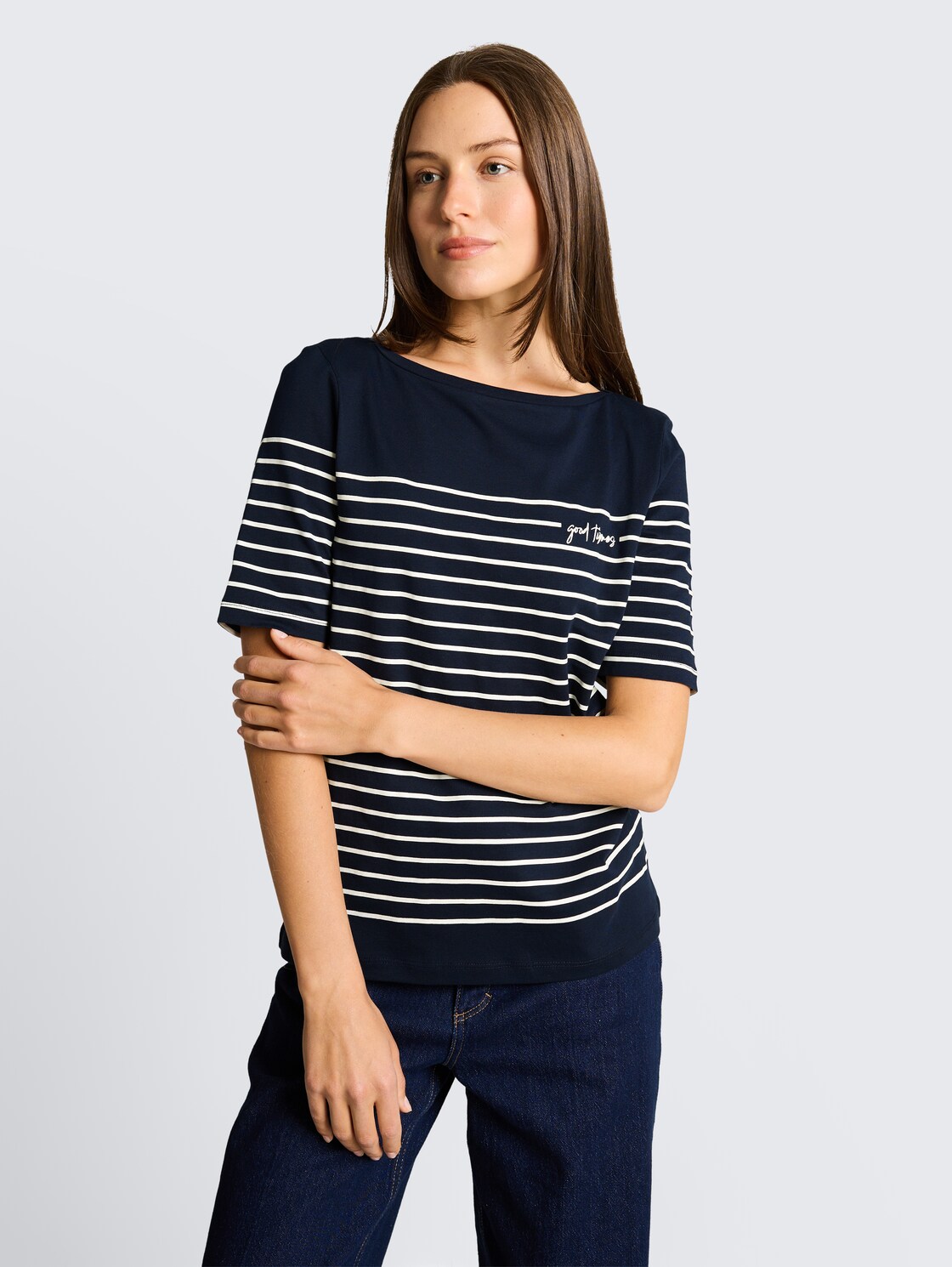 T-Shirt mit Streifenmuster - sky captain blue - Ausschnitt Model-Vorderansicht