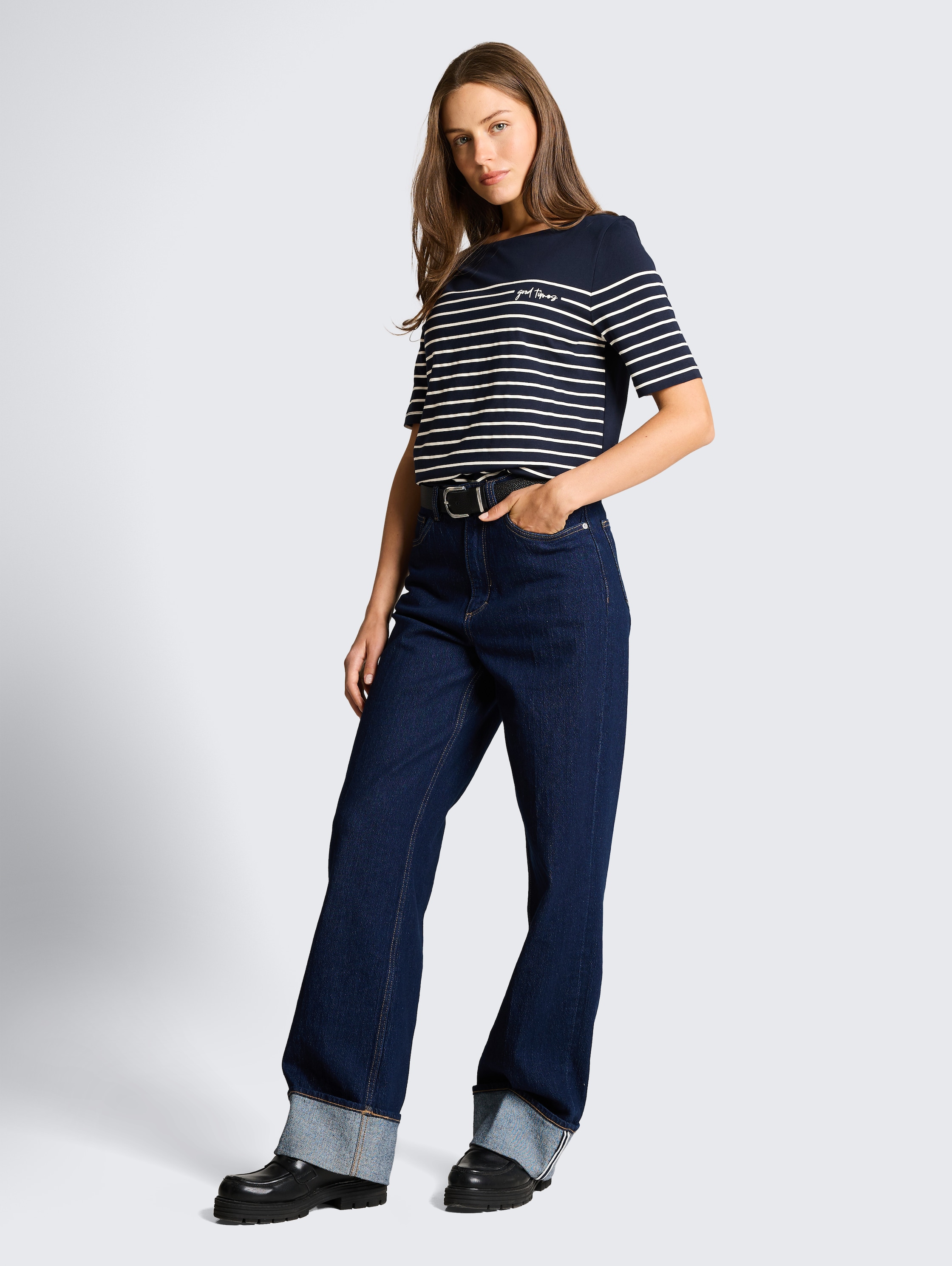 T-shirt met streepjesmotief - sky captain blue - Model vooraanzicht