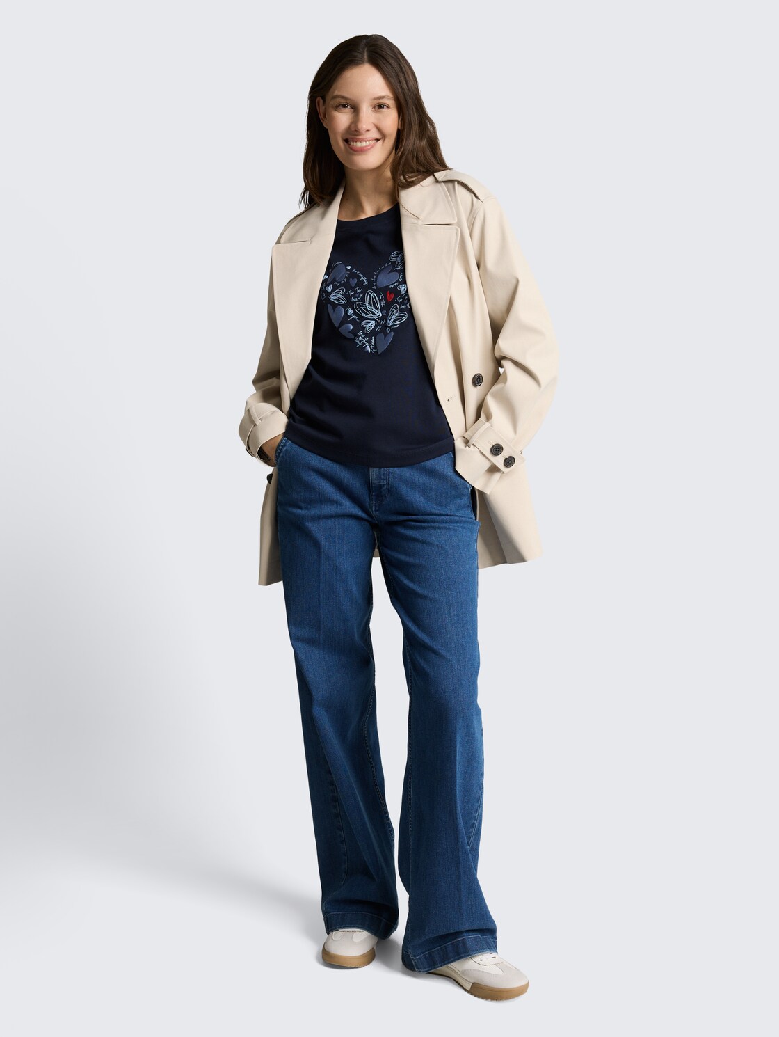 T-Shirt aus Baumwolle - sky captain blue - Model-Vorderansicht