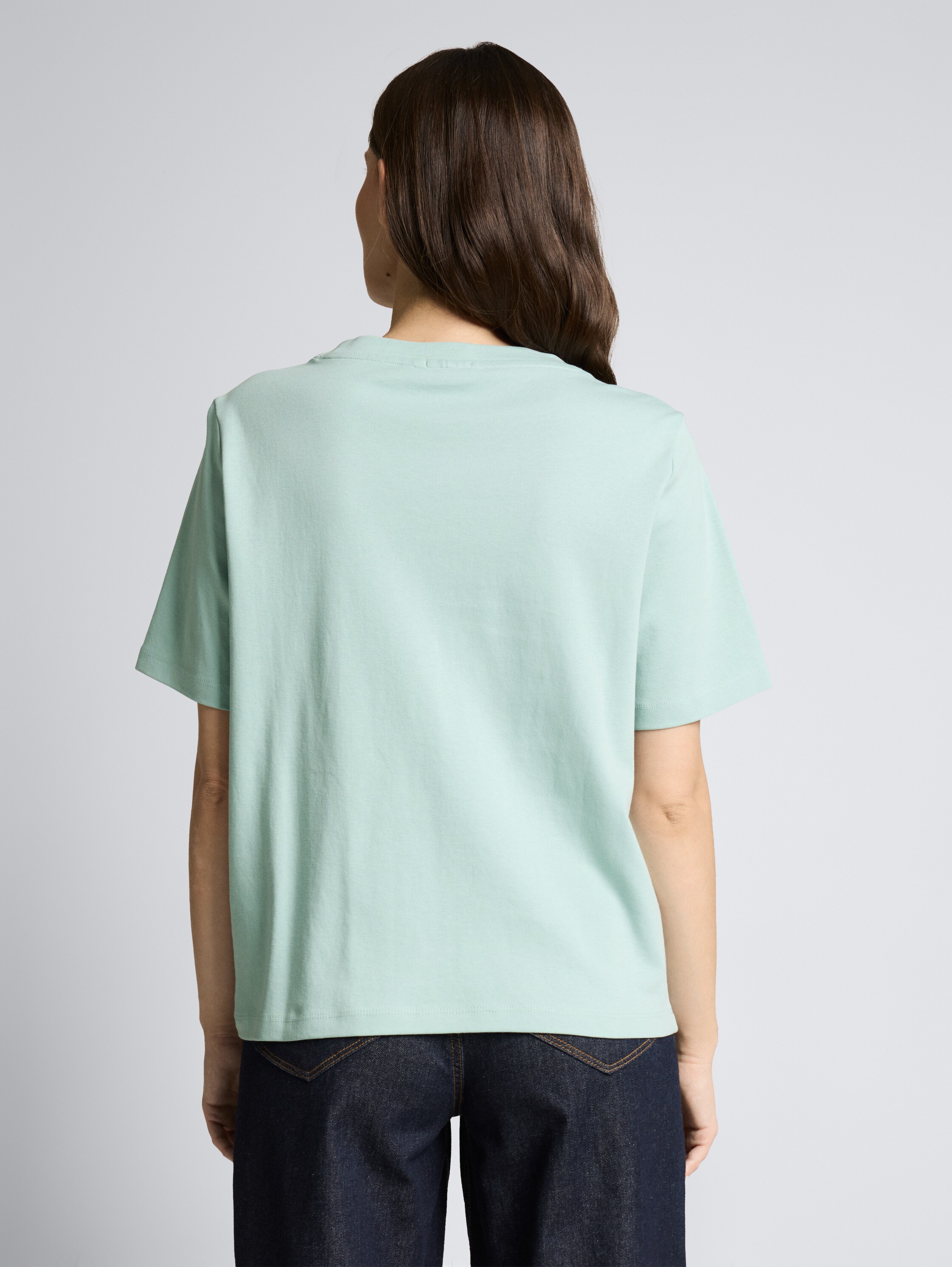 T-shirt van katoen - blue haze - Neklijn model-achteraanzicht