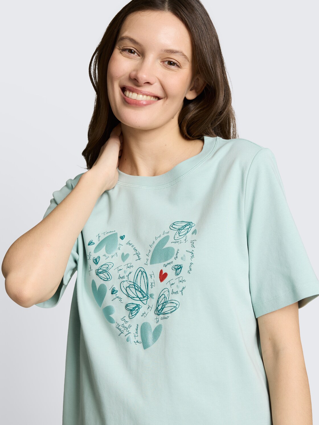 T-Shirt aus Baumwolle - blue haze - Detail-Model-Ansicht