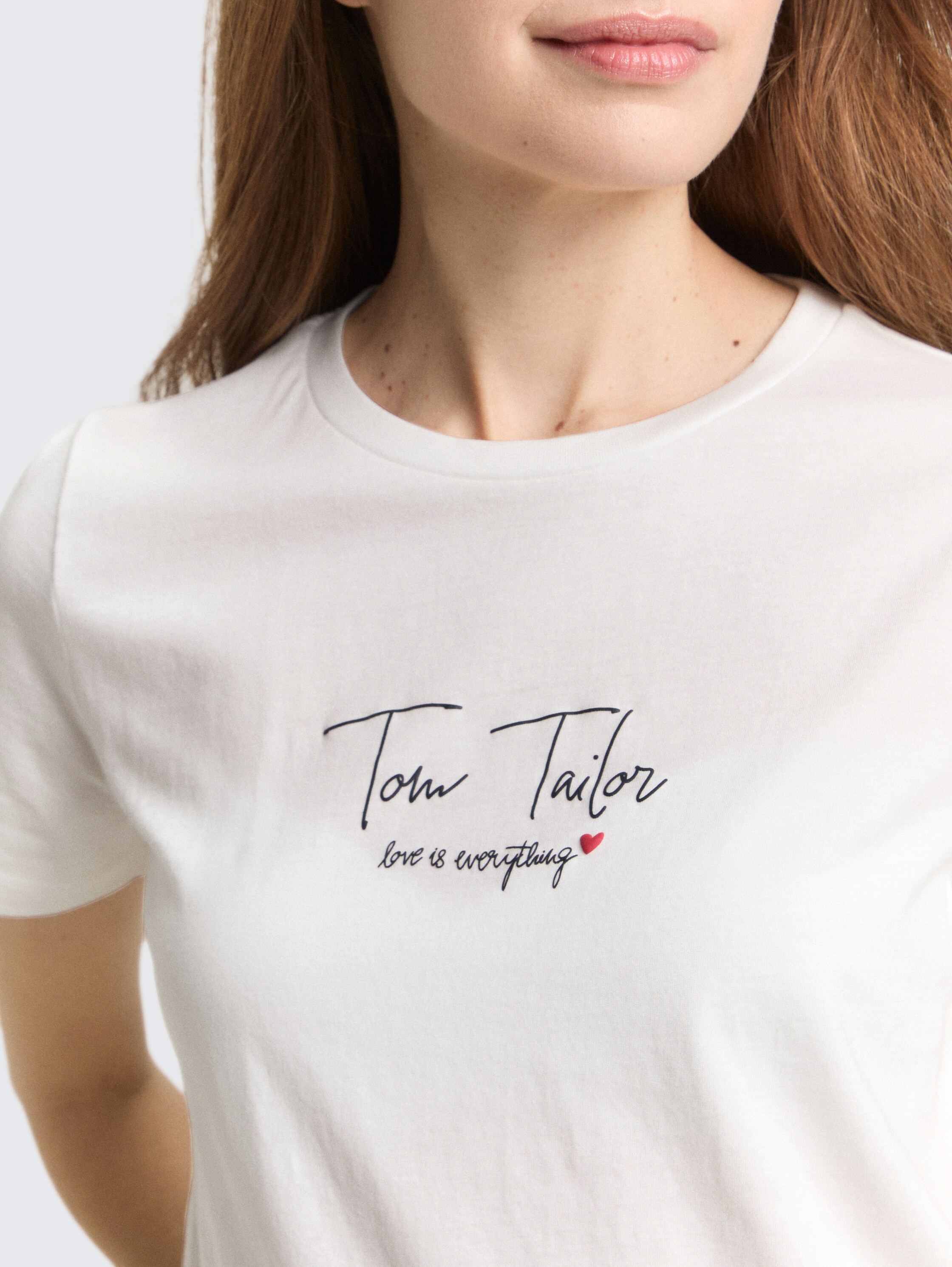 T-Shirt mit Logo-Print - Whisper White - Detail-Model-Ansicht