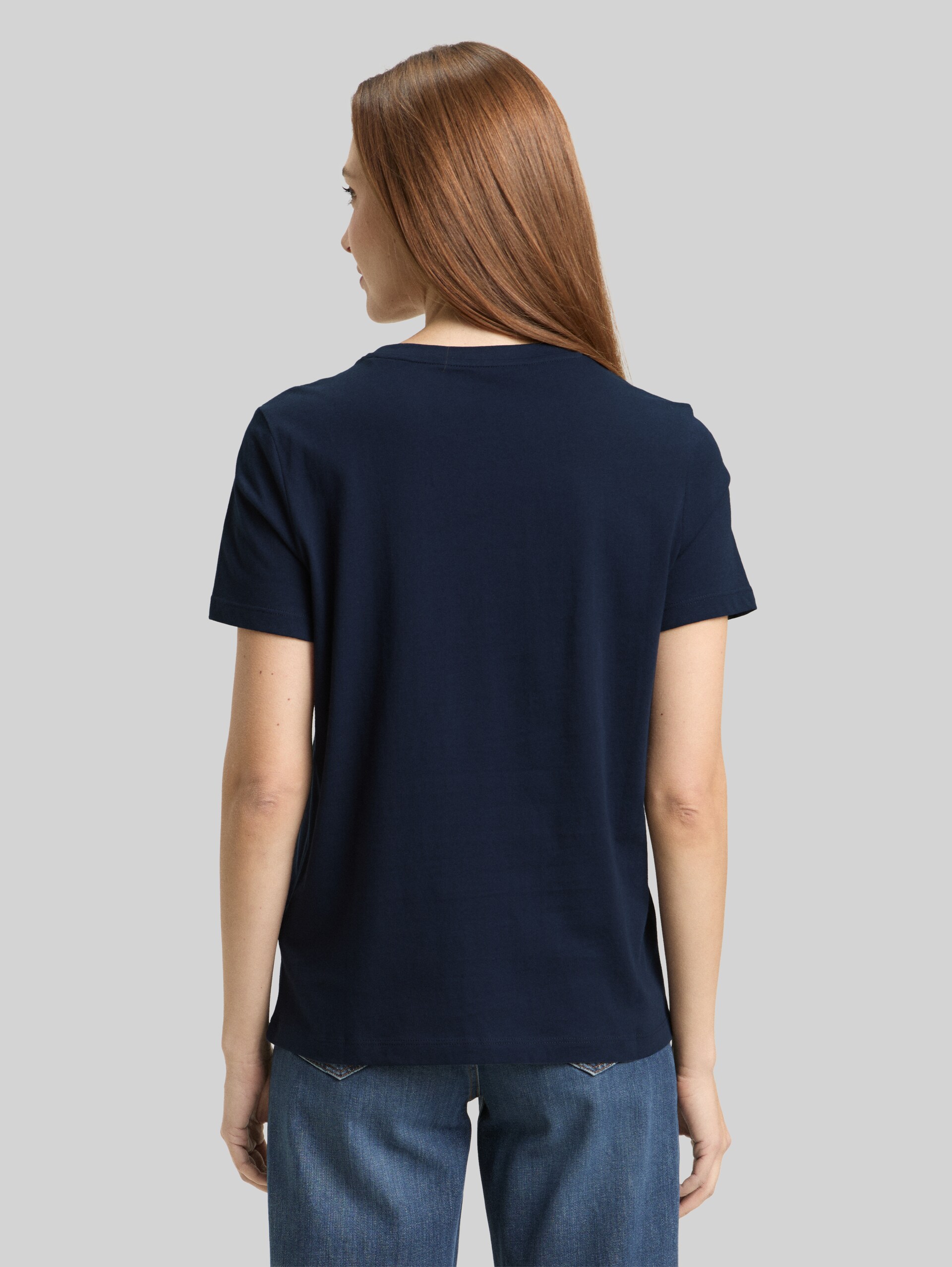 T-shirt with logo print - sky captain blue - Neckline model-back view