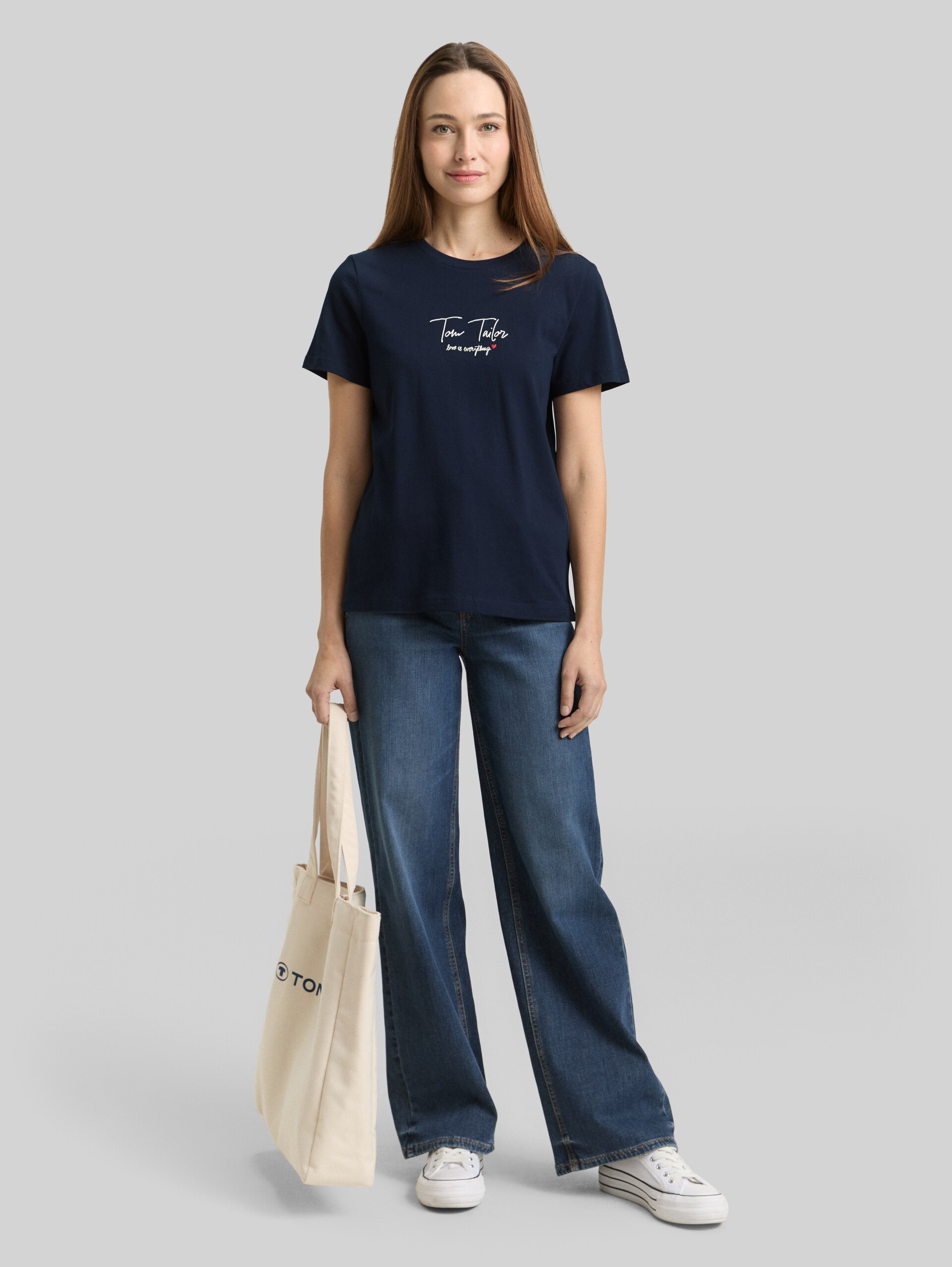 T-shirt with logo print - sky captain blue - Model front view