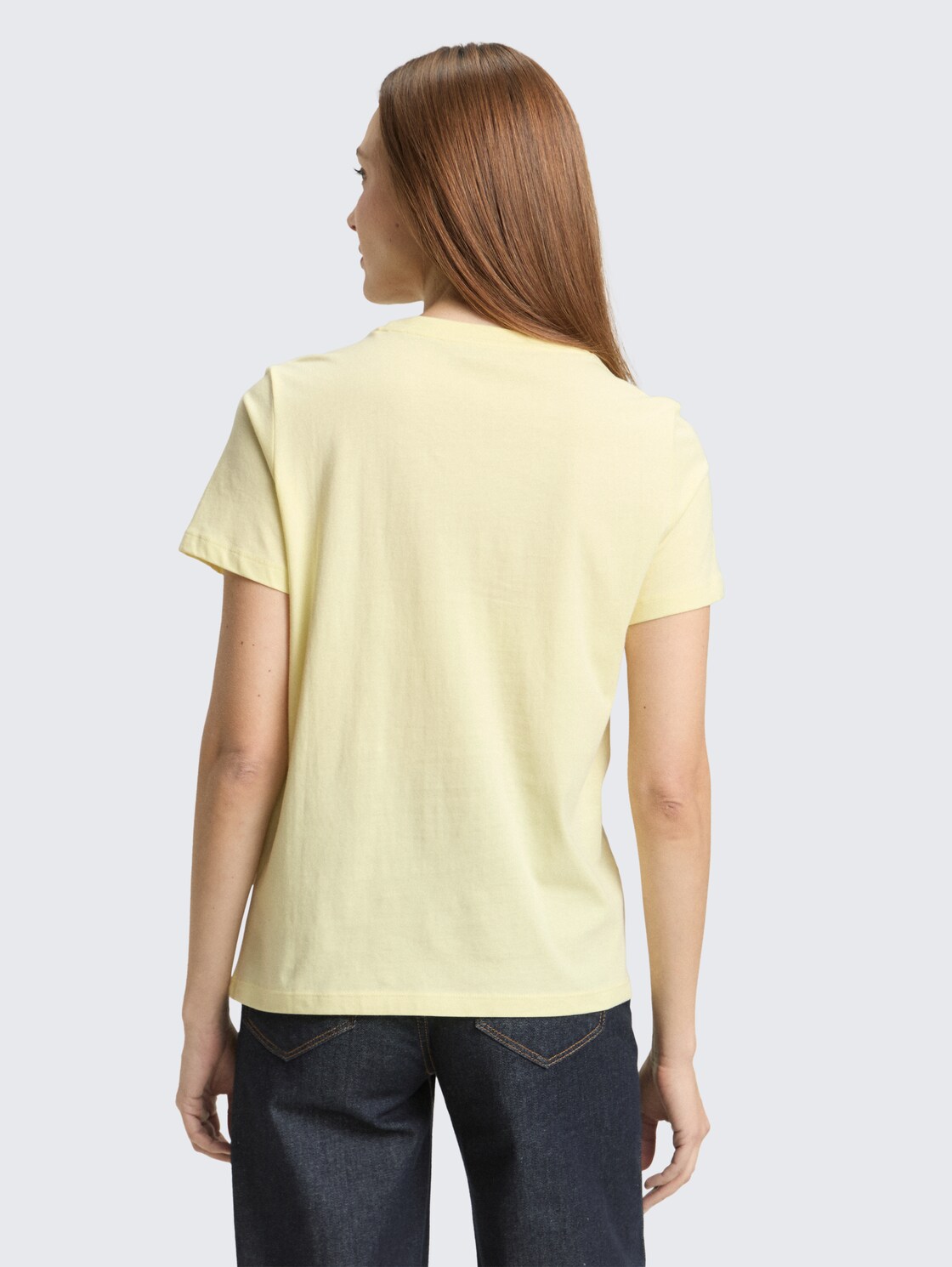 T-Shirt mit Logo-Print - soft lemon - Auschnitt Model-Rückansicht
