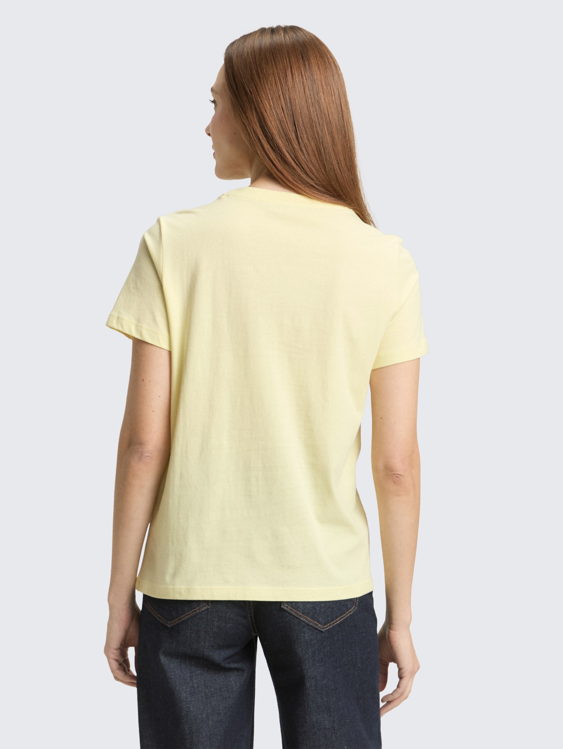 T-Shirt mit Logo-Print - soft lemon - Auschnitt Model-Rückansicht