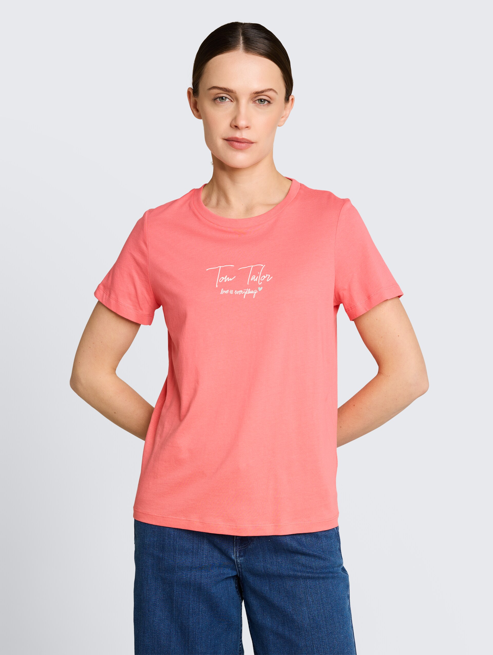 T-Shirt mit Logo-Print - soft coral pink - Ausschnitt Model-Vorderansicht