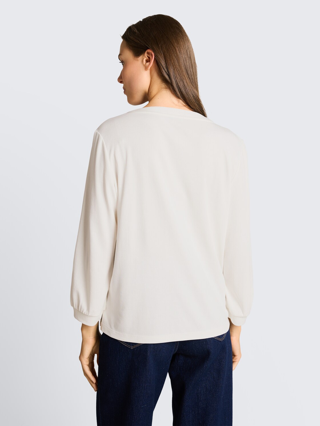 Langarmshirt mit Raffungen - Whisper White - Auschnitt Model-Rückansicht