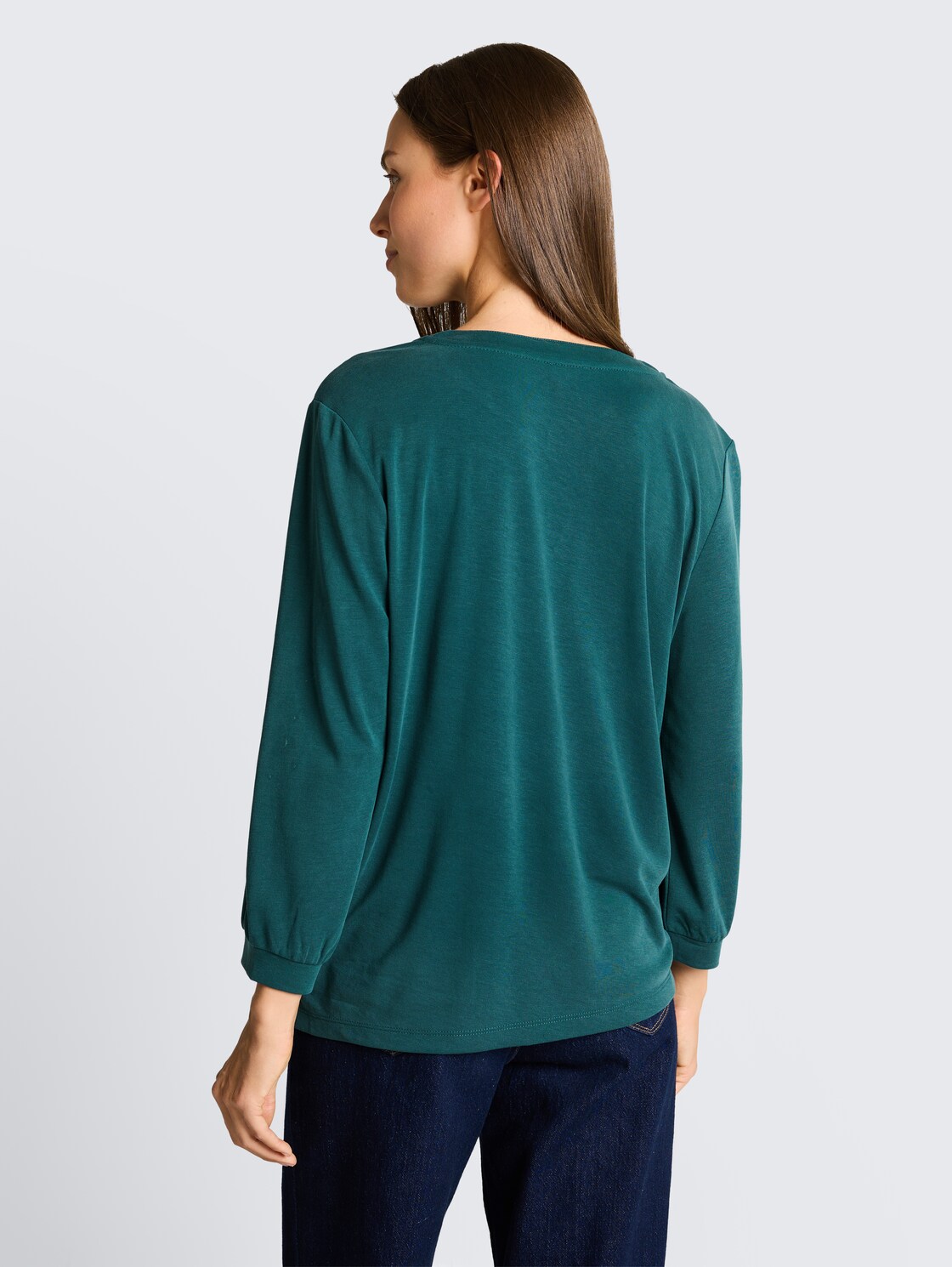 Langarmshirt mit Raffungen - Deep Meadow Green - Auschnitt Model-Rückansicht